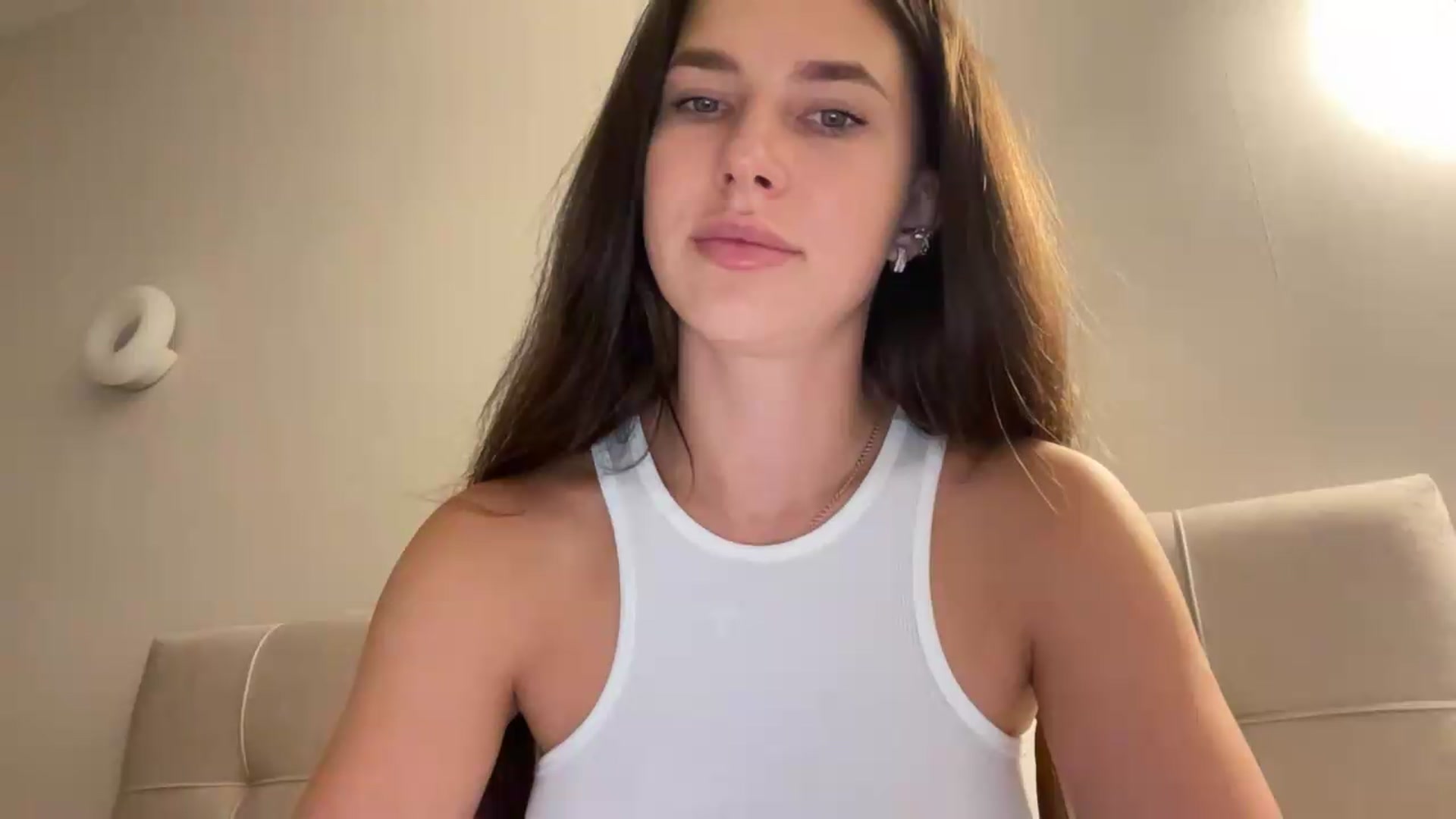 Gallery image thumbnail from kissfreeze's myfreecams stream on, 09/12/2026, 16:35 image 16 of 20
