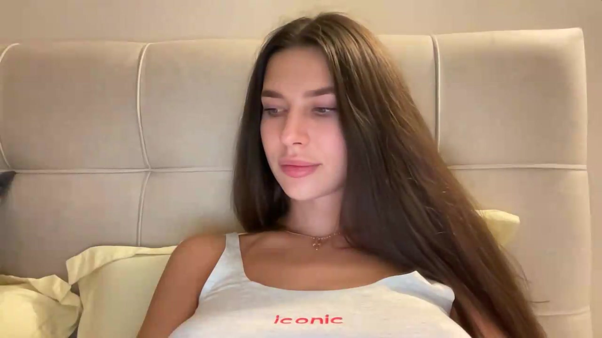 Gallery image thumbnail from kissfreeze's myfreecams stream on, 09/14/2026, 22:12 image 14 of 20