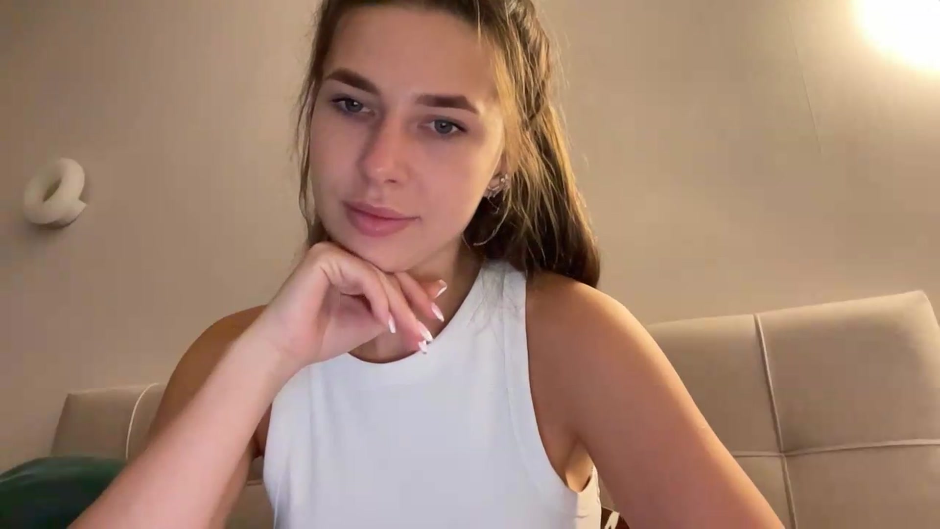 Gallery image thumbnail from kissfreeze's myfreecams stream on, 09/21/2026, 22:13 image 15 of 20