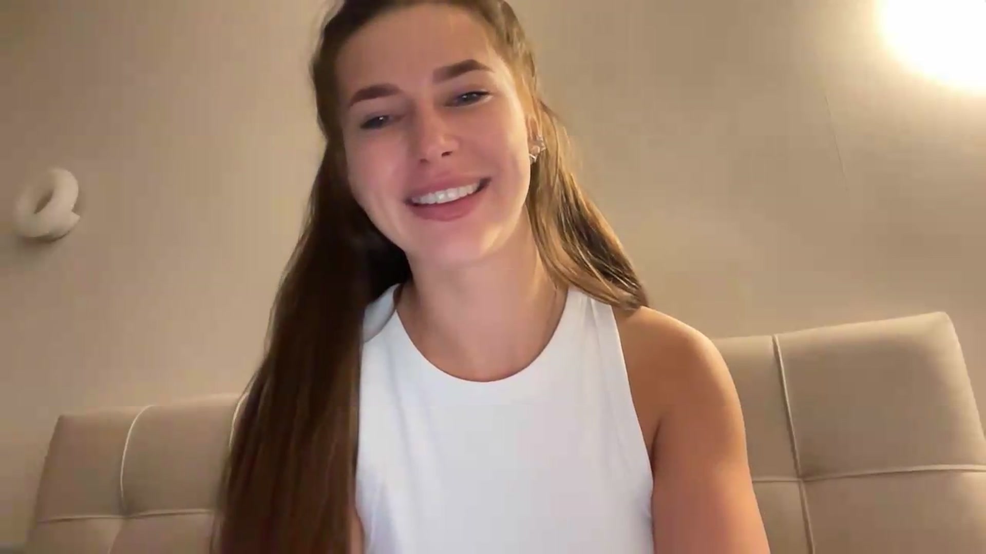Gallery image thumbnail from kissfreeze's myfreecams stream on, 09/21/2026, 22:13 image 19 of 20