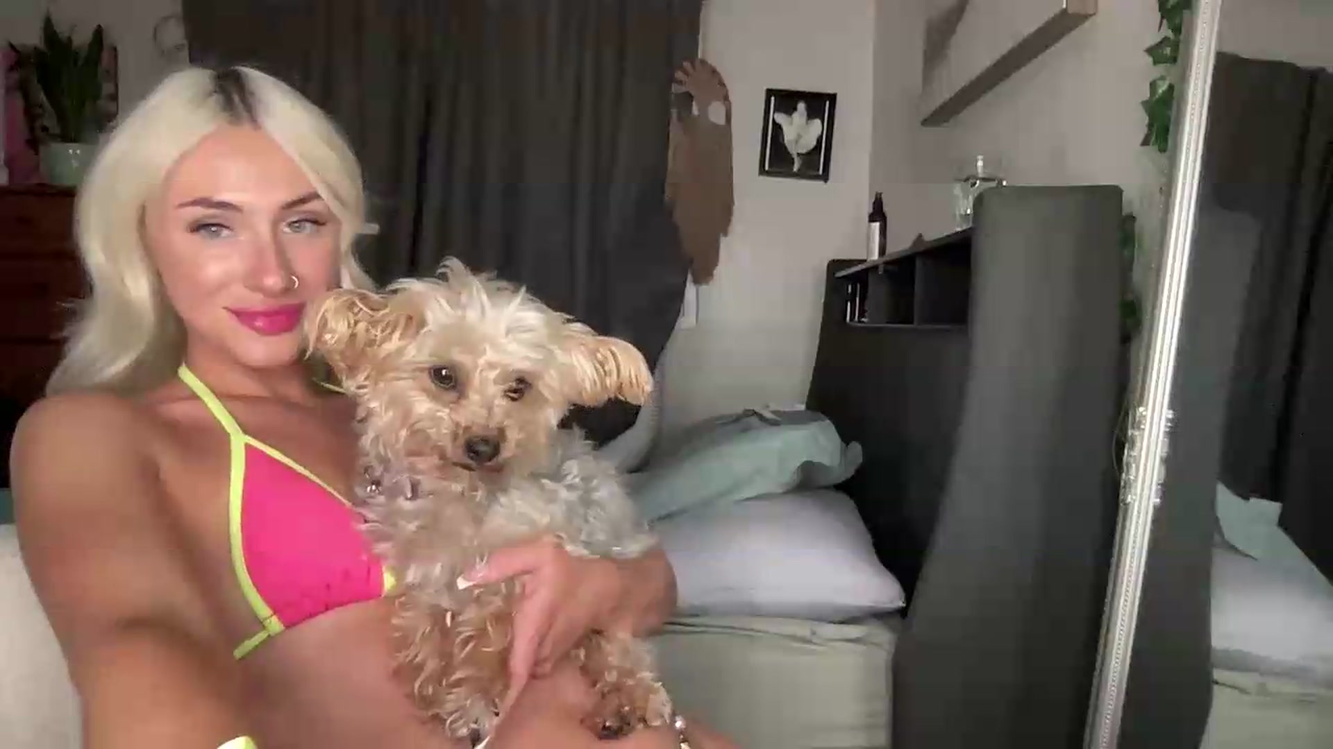 Gallery image thumbnail from kissmykiki's myfreecams stream on, 07/18/2026, 04:26 image 15 of 20