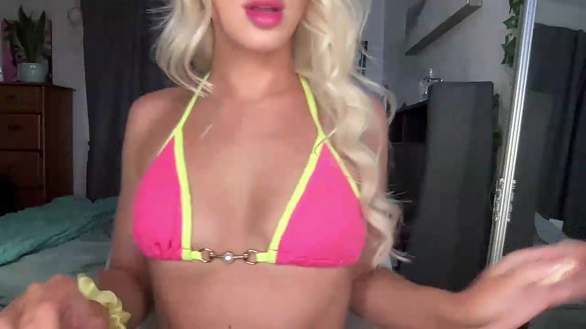 Gallery image thumbnail from kissmykiki's myfreecams stream on, 07/18/2026, 04:26 image 9 of 20