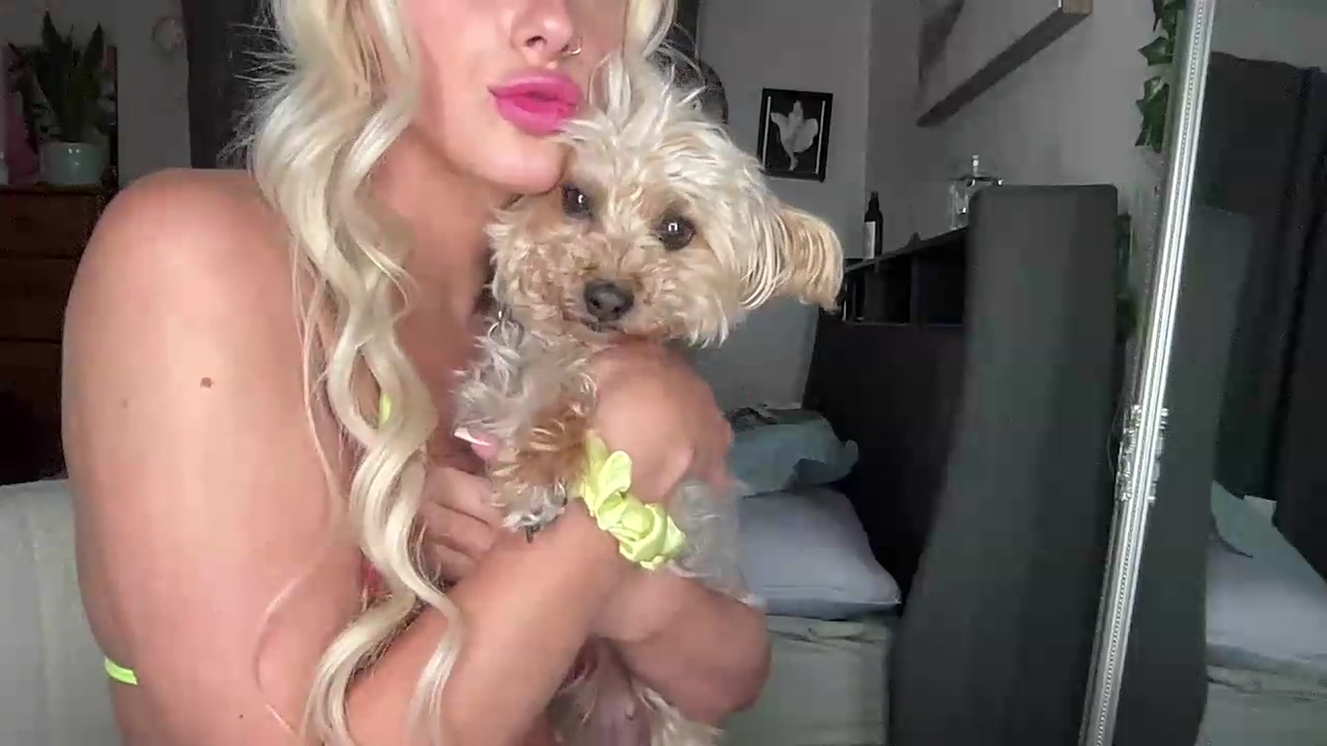 Gallery image thumbnail from kissmykiki's myfreecams stream on, 07/18/2026, 04:26 image 13 of 20