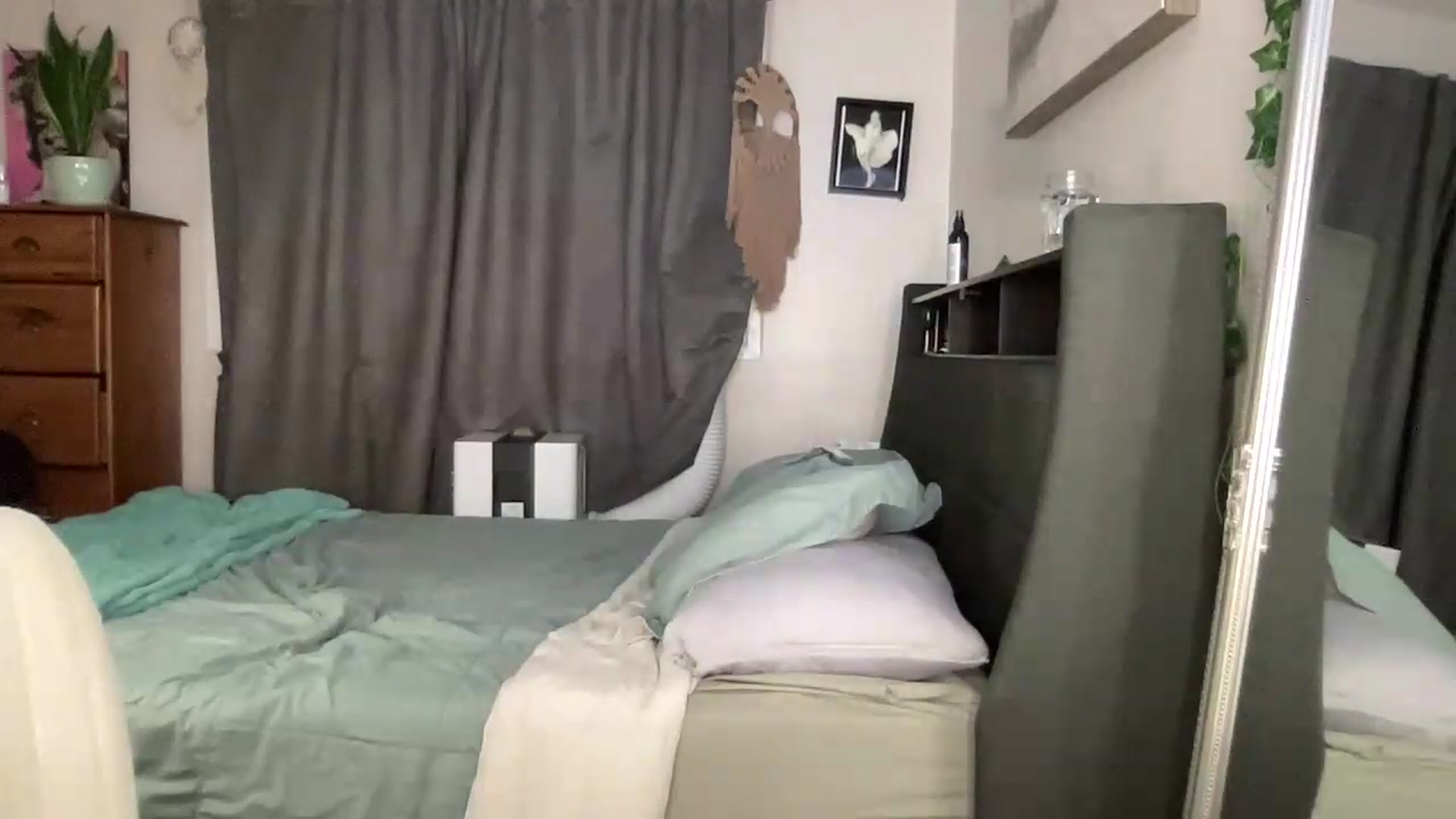 Gallery image thumbnail from kissmykiki's myfreecams stream on, 07/18/2026, 04:26 image 8 of 20