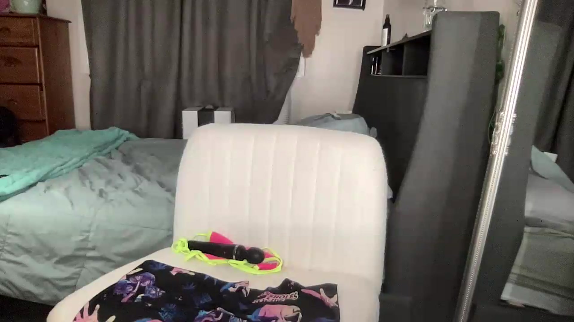 Gallery image thumbnail from kissmykiki's myfreecams stream on, 07/18/2026, 05:52 image 8 of 20