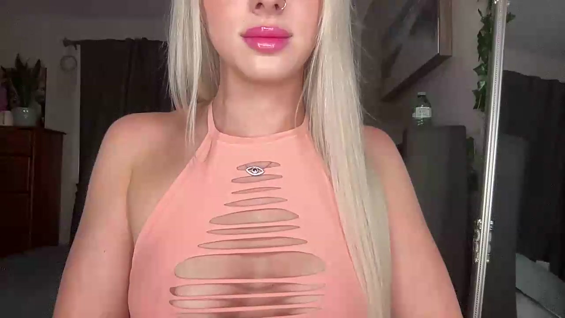Gallery image thumbnail from kissmykiki's myfreecams stream on, 07/23/2026, 02:36 image 10 of 20