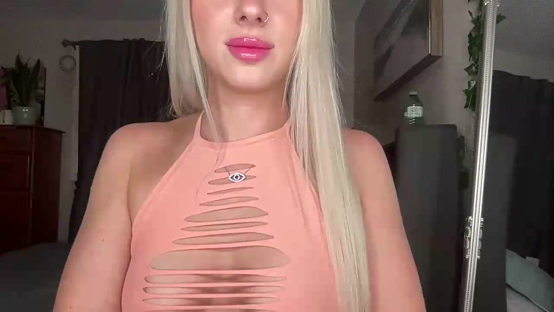 Gallery image thumbnail from kissmykiki's myfreecams stream on, 07/23/2026, 02:36 image 12 of 20