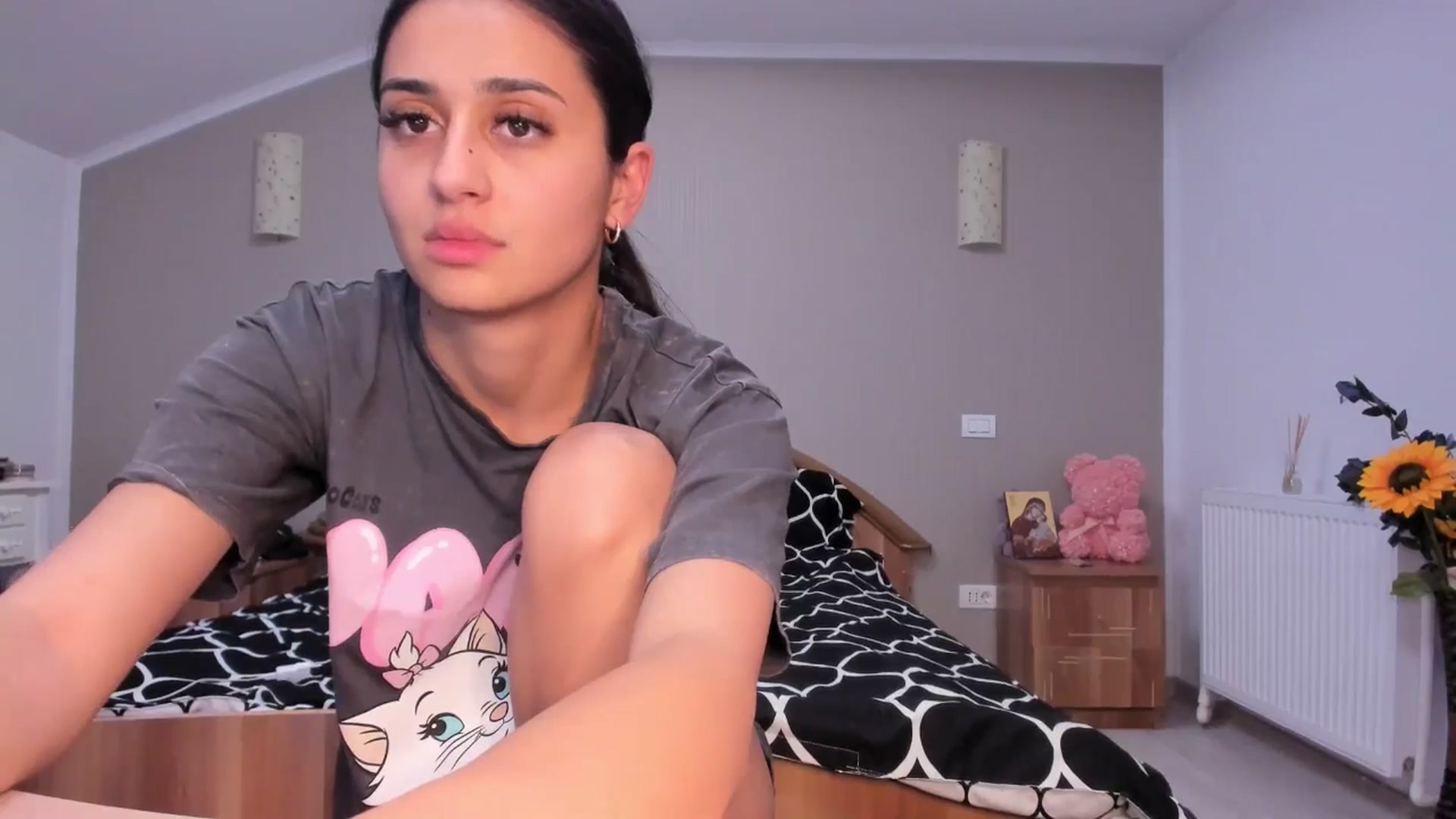 Gallery image thumbnail from kissytease8's myfreecams stream on, 04/20/2025, 22:58 image 15 of 20