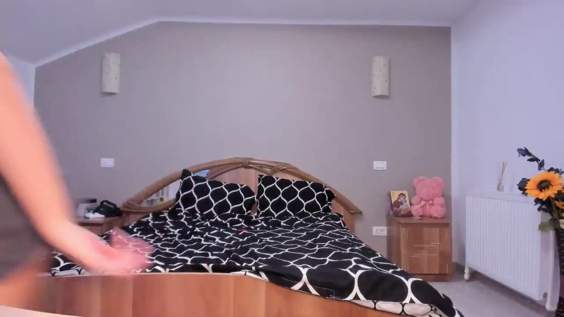 Gallery image thumbnail from kissytease8's myfreecams stream on, 04/20/2025, 22:58 image 13 of 20