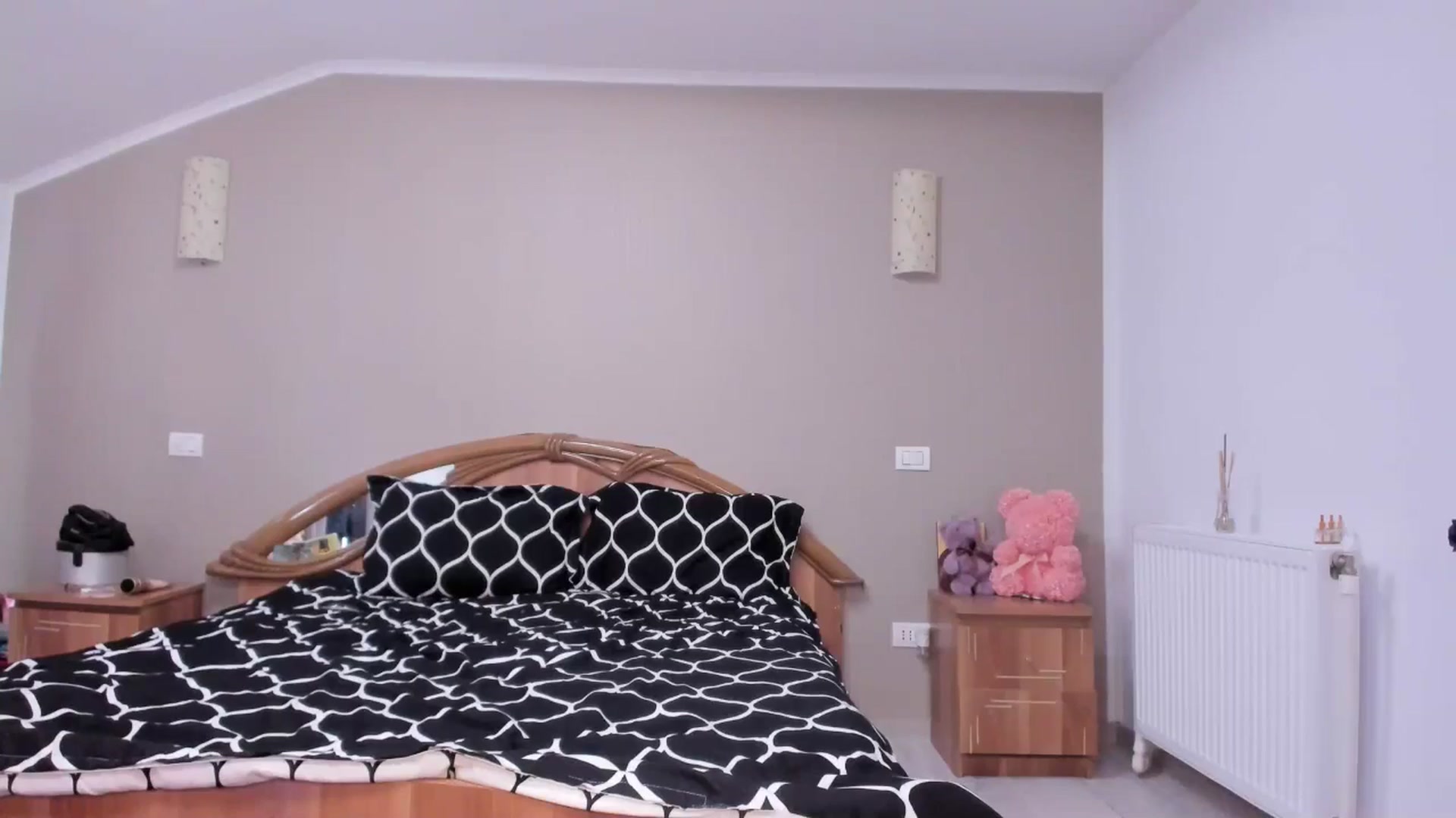 Gallery image thumbnail from kissytease8's myfreecams stream on, 05/06/2025, 13:29 image 15 of 20