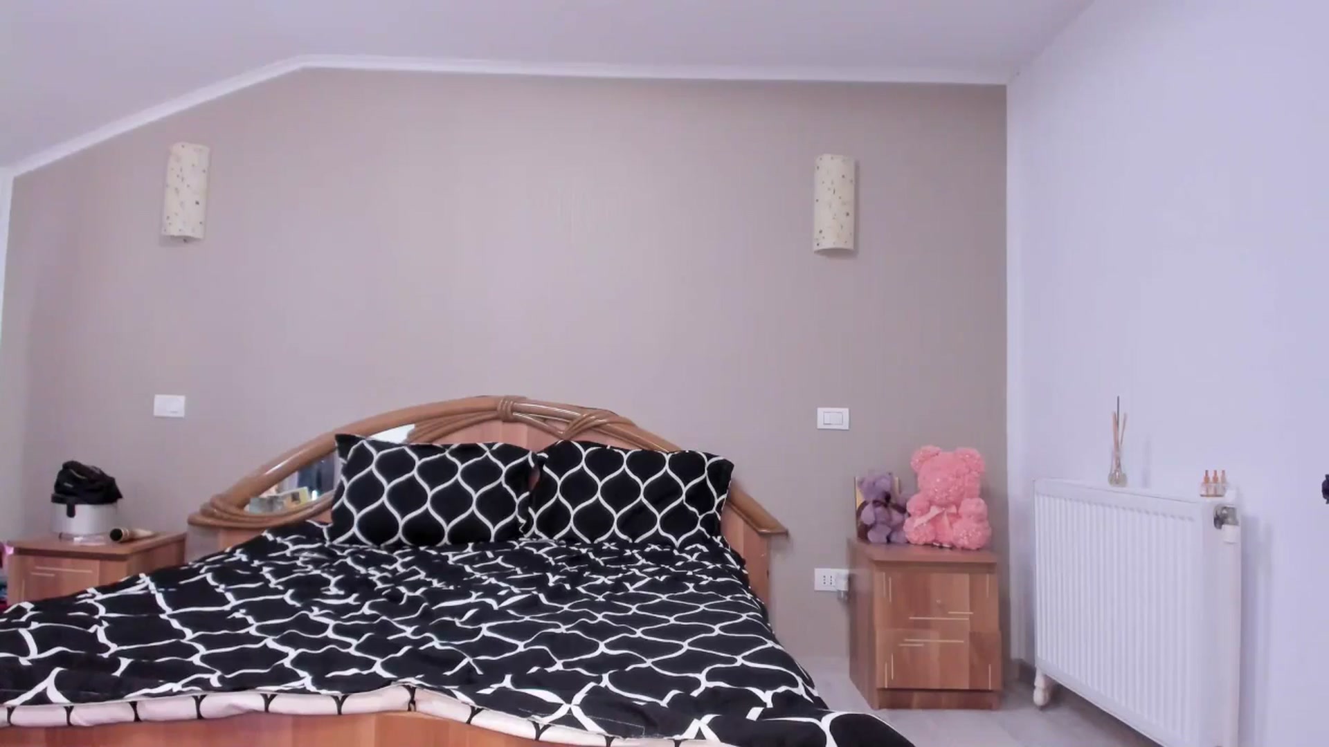 Gallery image thumbnail from kissytease8's myfreecams stream on, 05/06/2025, 13:29 image 11 of 20