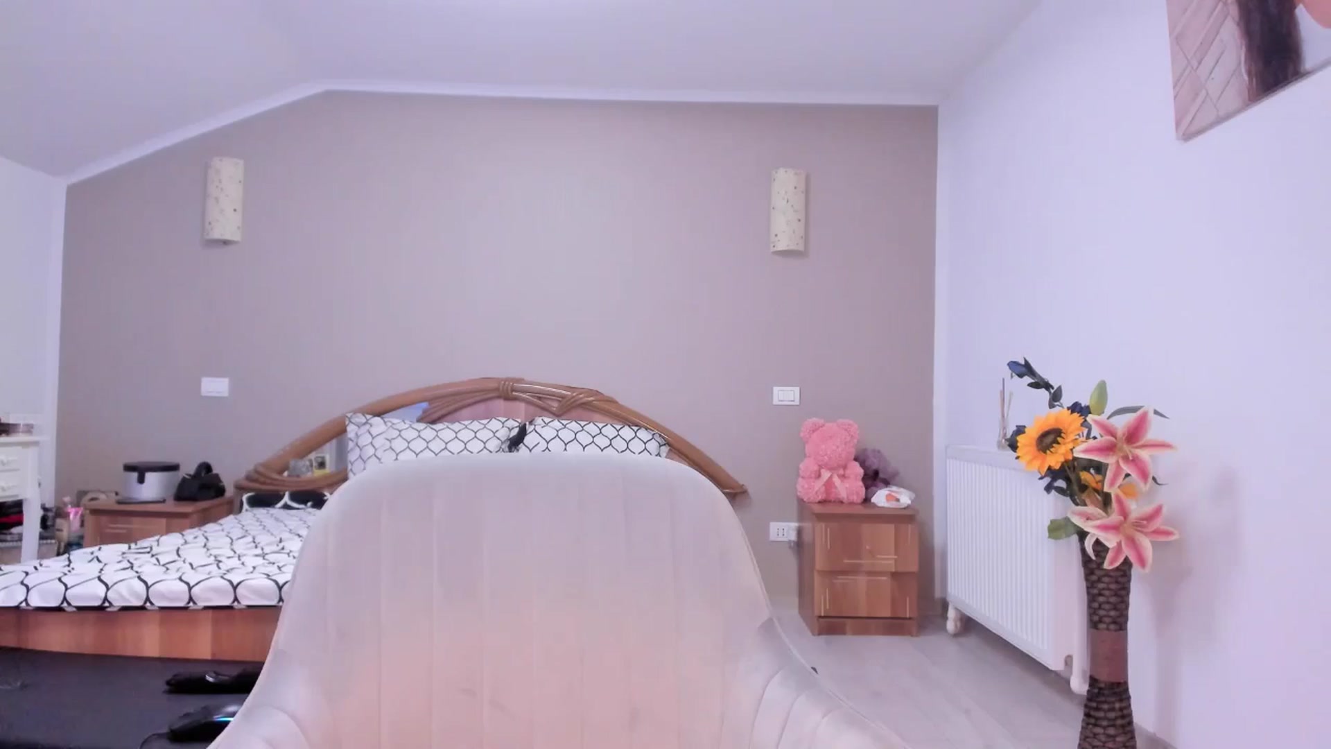 Gallery image thumbnail from kissytease8's myfreecams stream on, 05/12/2025, 22:46 image 8 of 20