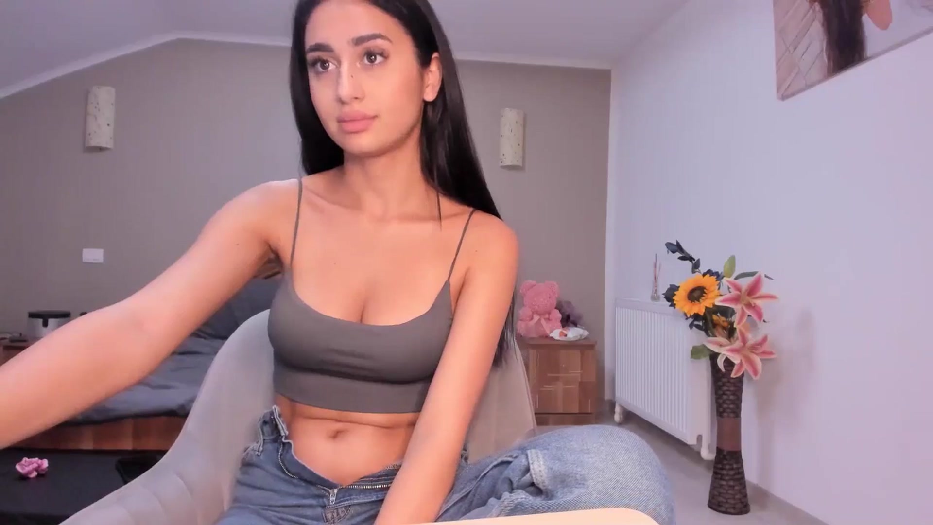 Gallery image thumbnail from kissytease8's myfreecams stream on, 05/16/2025, 19:13 image 12 of 20