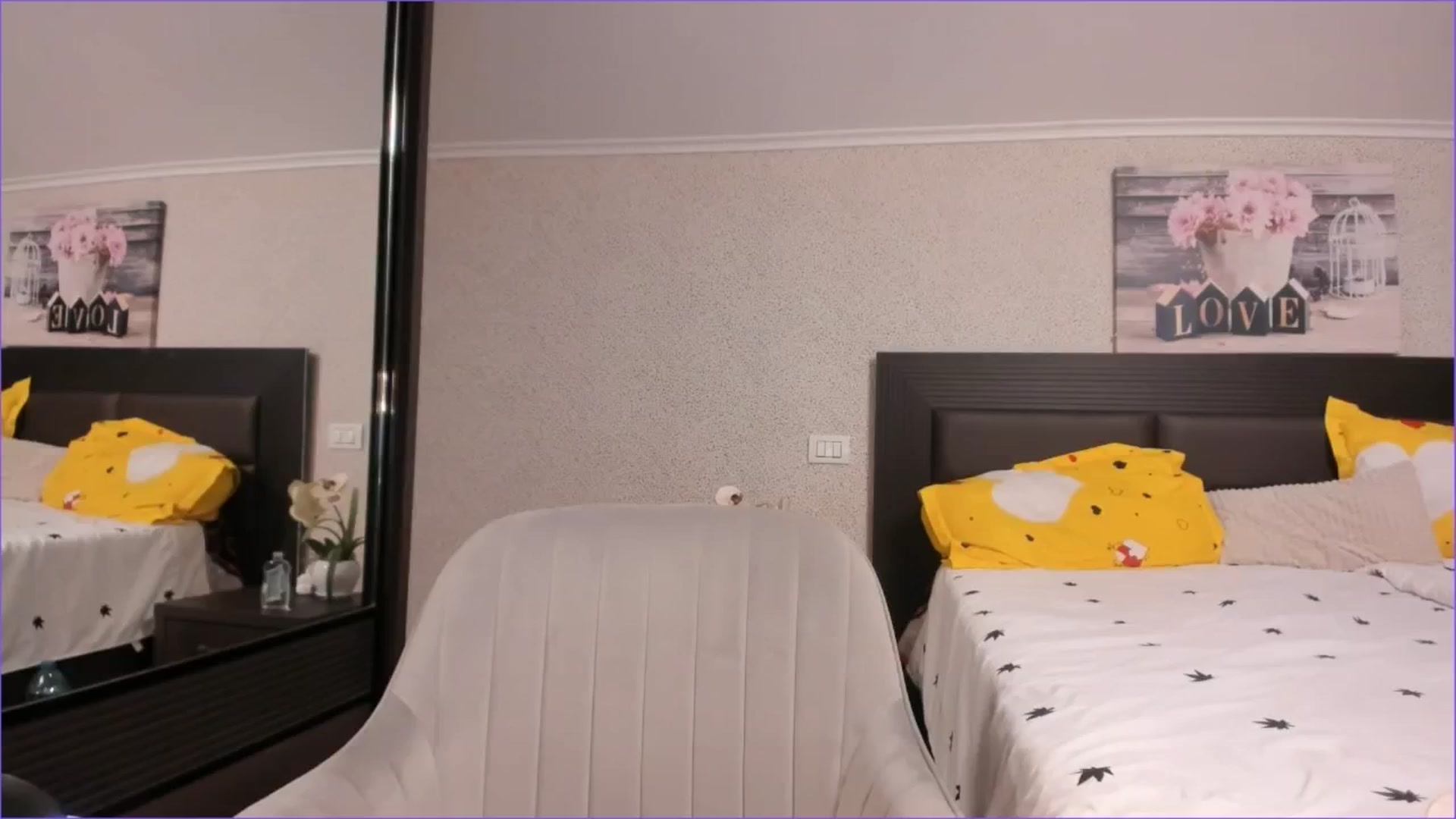 Gallery image thumbnail from kissytease8's myfreecams stream on, 06/09/2025, 24:38 image 5 of 20