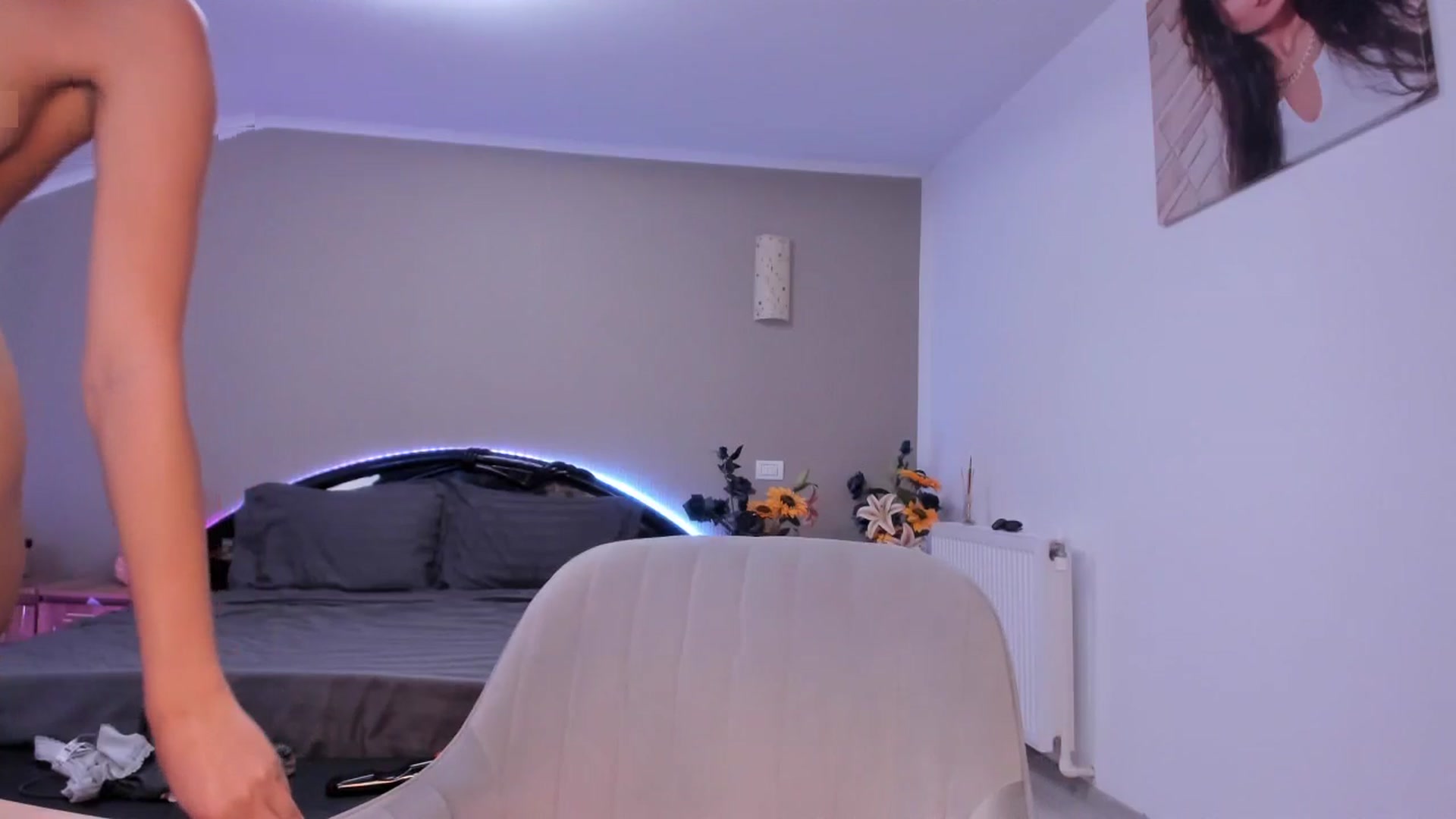 Gallery image thumbnail from kissytease8's myfreecams stream on, 07/10/2025, 12:28 image 4 of 20