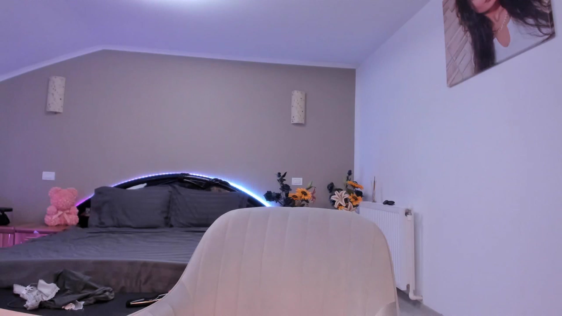 Gallery image thumbnail from kissytease8's myfreecams stream on, 07/10/2025, 12:28 image 5 of 20