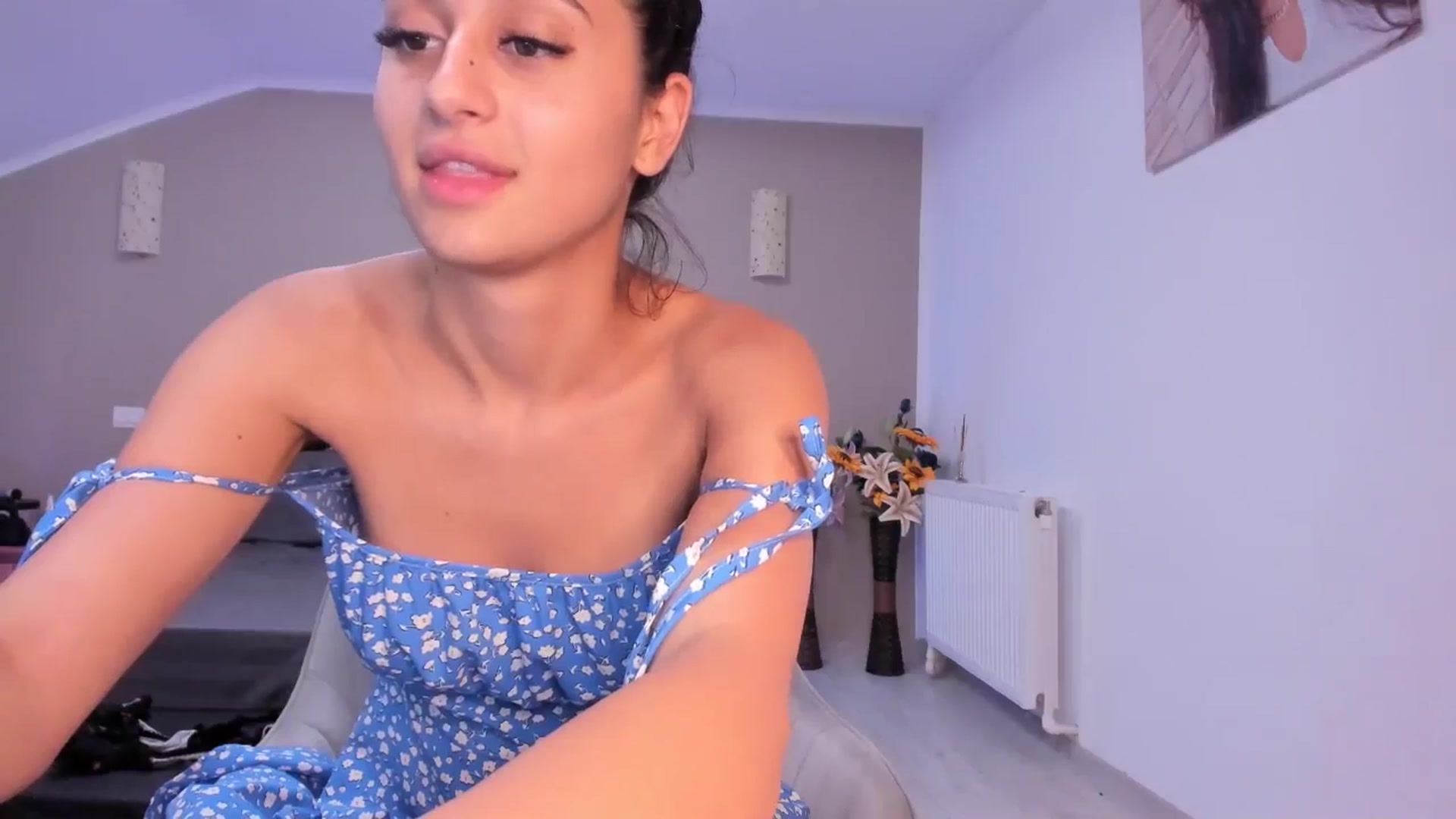 Gallery image thumbnail from kissytease8's myfreecams stream on, 07/12/2025, 16:33 image 13 of 20