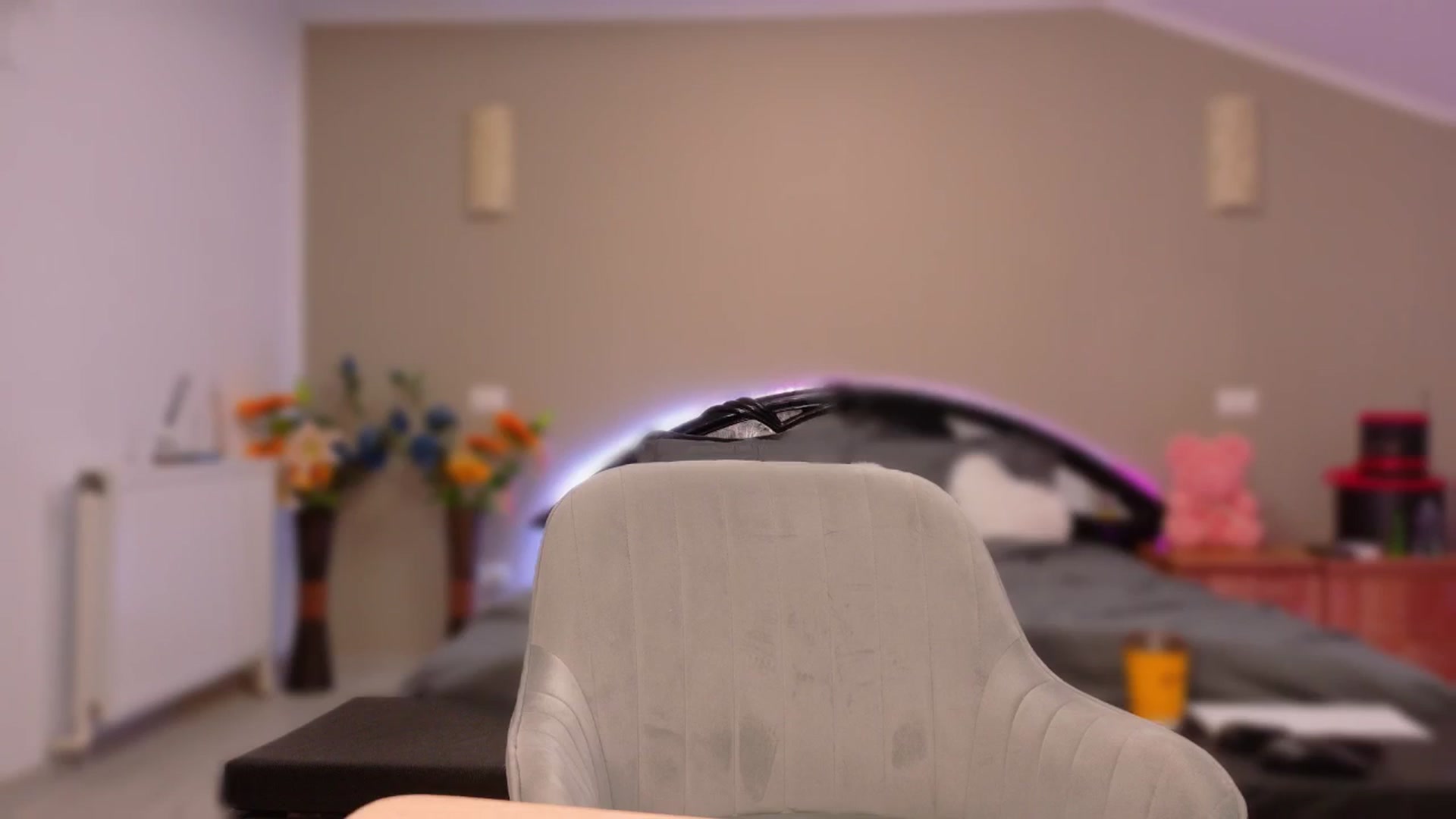 Gallery image thumbnail from kissytease8's myfreecams stream on, 09/17/2025, 15:22 image 2 of 20