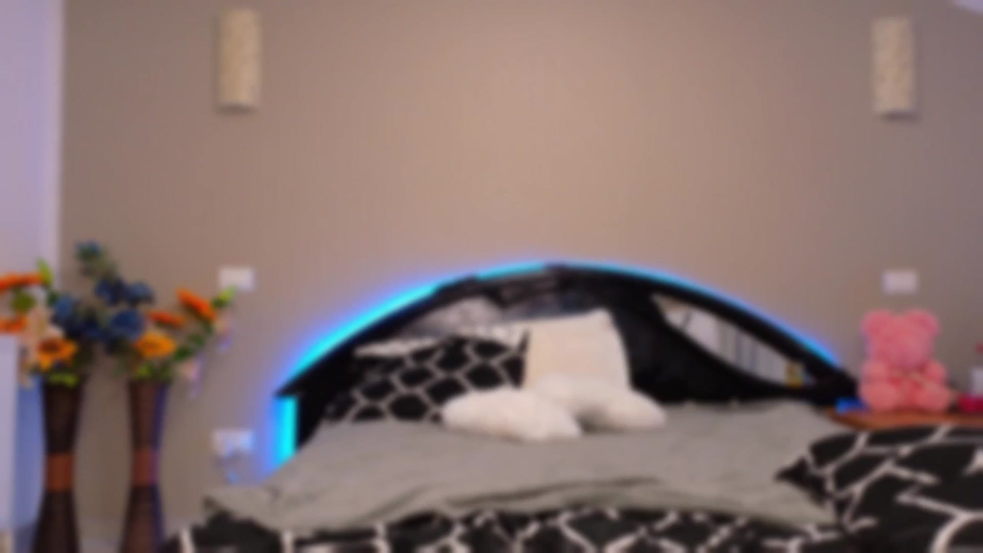 Gallery image thumbnail from kissytease8's myfreecams stream on, 10/04/2025, 12:09 image 10 of 20
