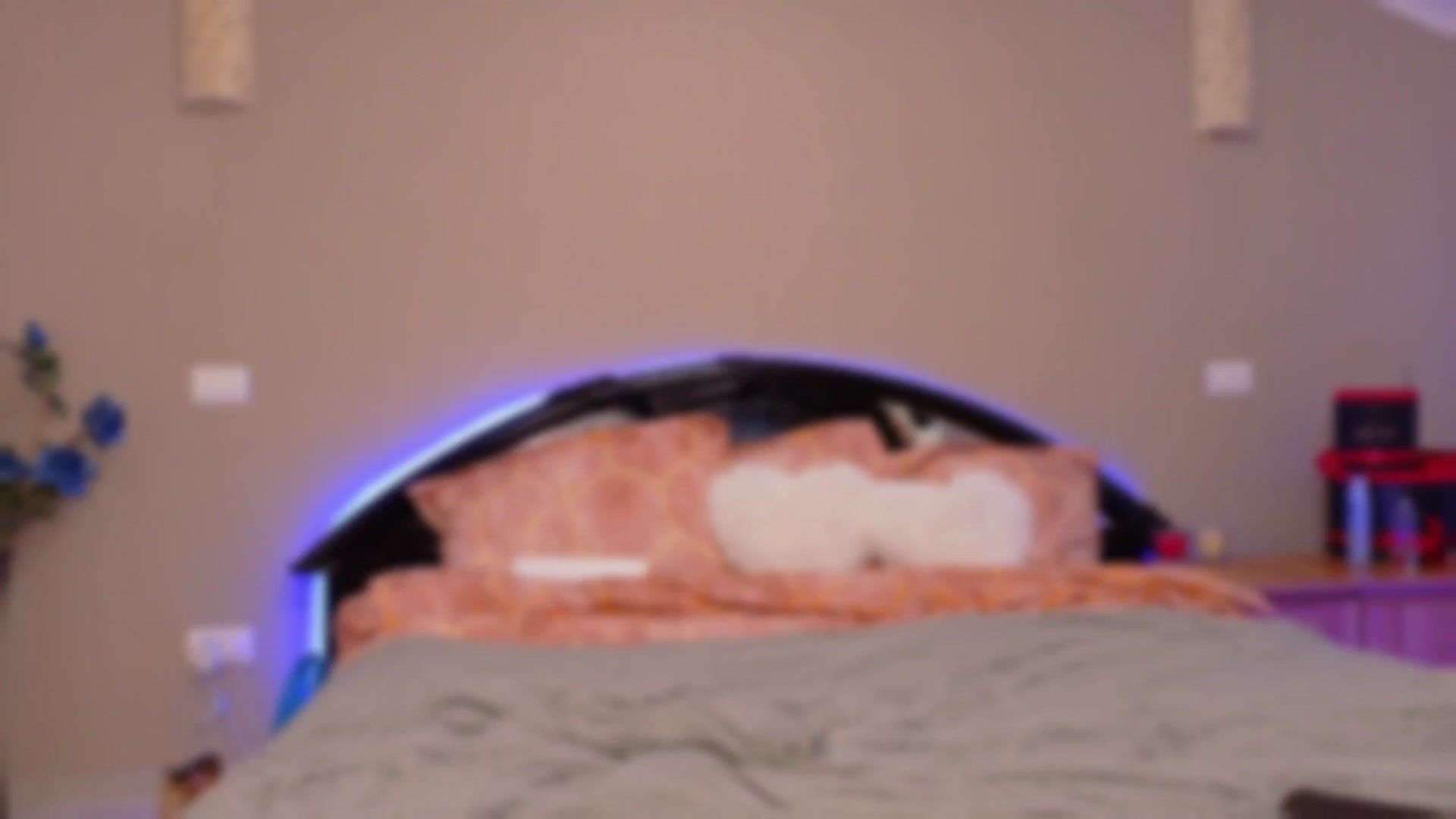 Gallery image thumbnail from kissytease8's myfreecams stream on, 10/12/2025, 10:26 image 1 of 20