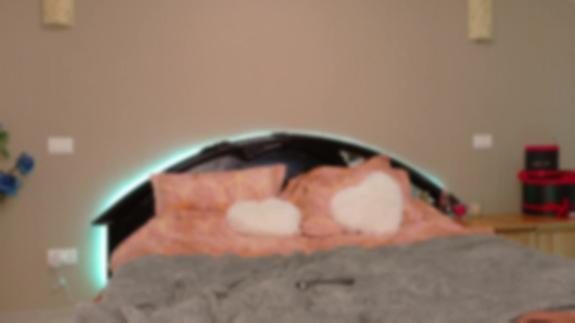 Gallery image thumbnail from kissytease8's myfreecams stream on, 10/14/2025, 12:28 image 13 of 20