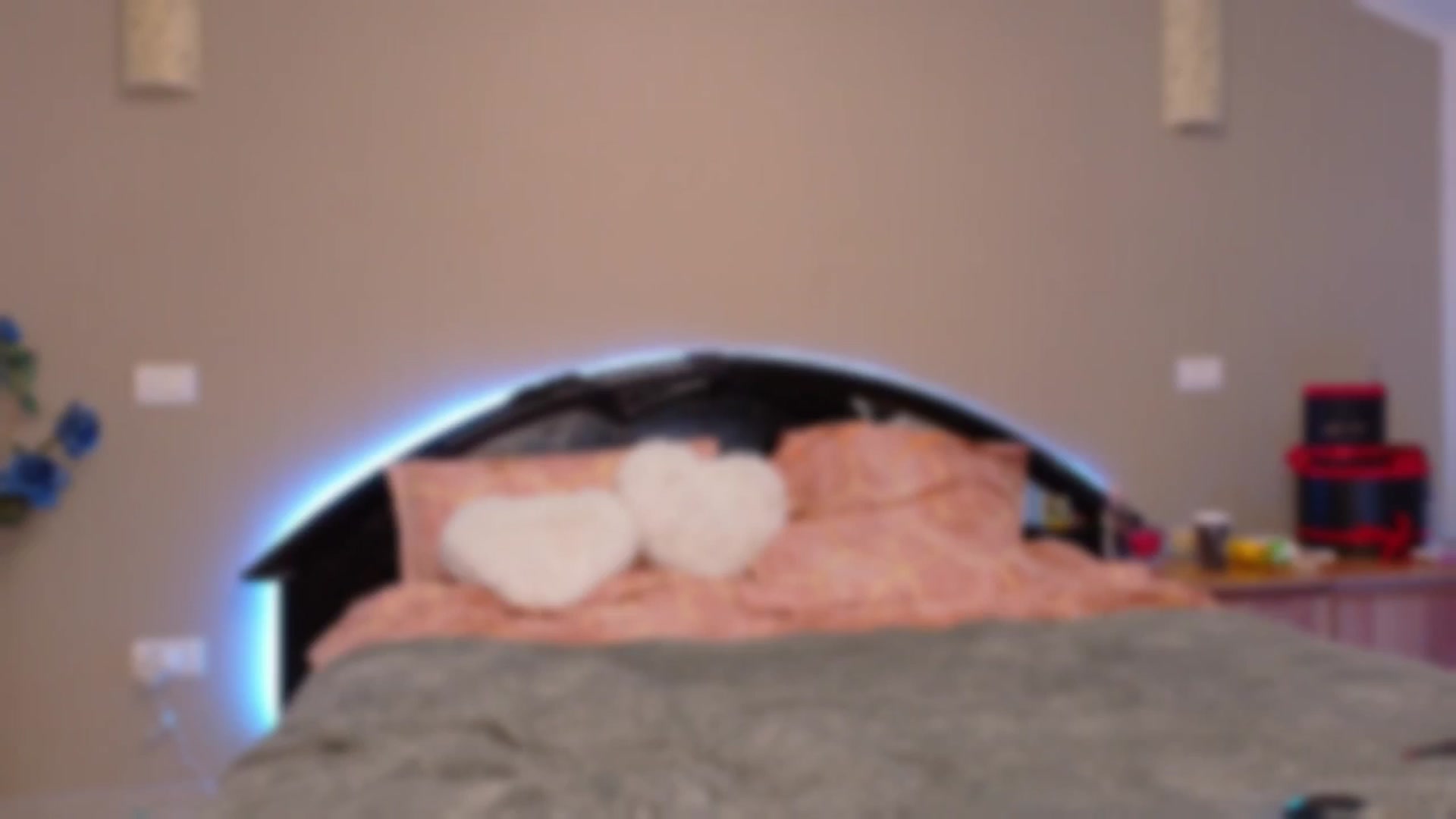 Gallery image thumbnail from kissytease8's myfreecams stream on, 10/15/2025, 01:10 image 11 of 20