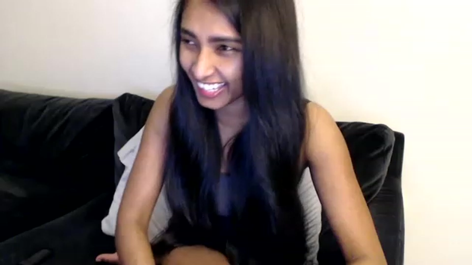 Gallery image thumbnail from kitten___'s myfreecams stream on, 12/15/2022, 22:46 image 6 of 20