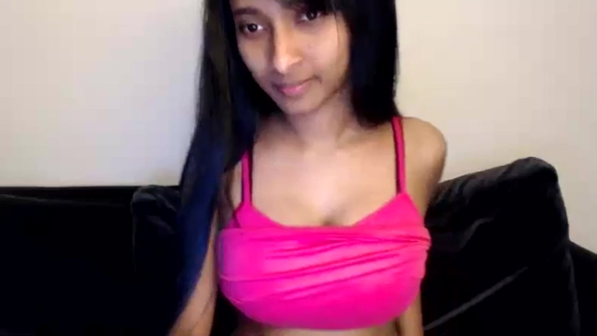 Gallery image thumbnail from kitten___'s myfreecams stream on, 08/03/2024, 07:33 image 18 of 20