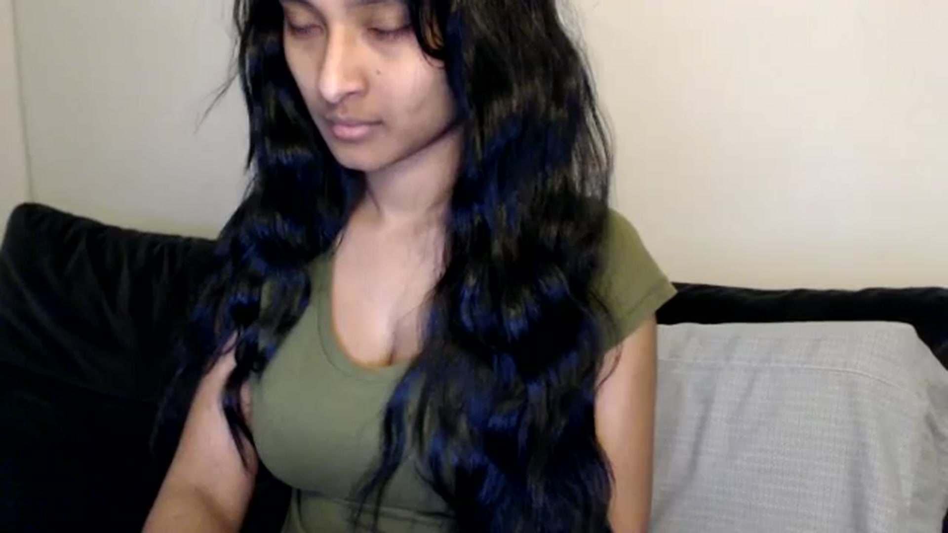 Gallery image thumbnail from kitten___'s myfreecams stream on, 01/16/2026, 17:31 image 18 of 20