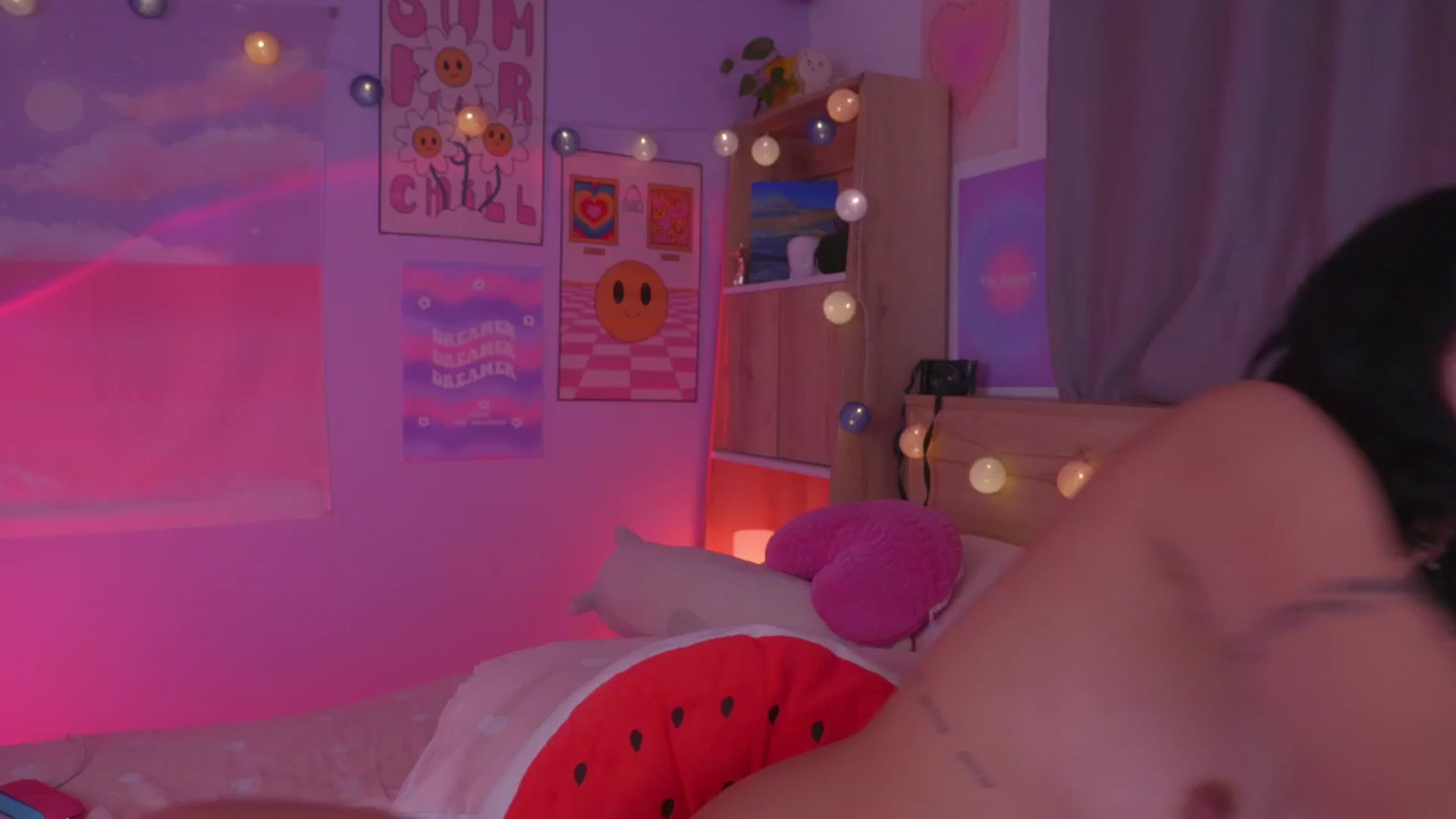 Gallery image thumbnail from kittennmoon's myfreecams stream on, 07/31/2024, 04:04 image 8 of 20