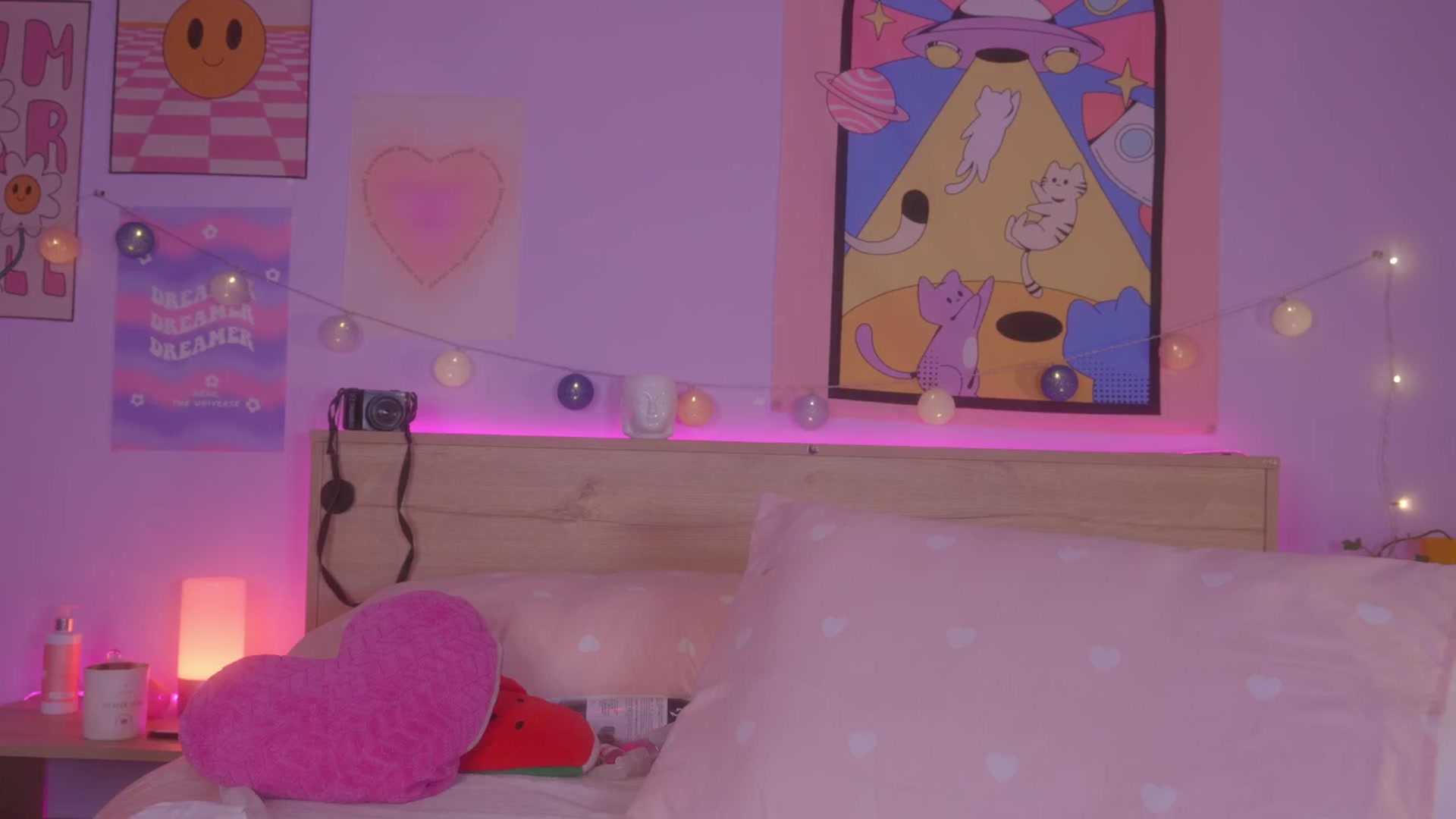 Gallery image thumbnail from kittennmoon's myfreecams stream on, 08/26/2024, 07:51 image 8 of 20