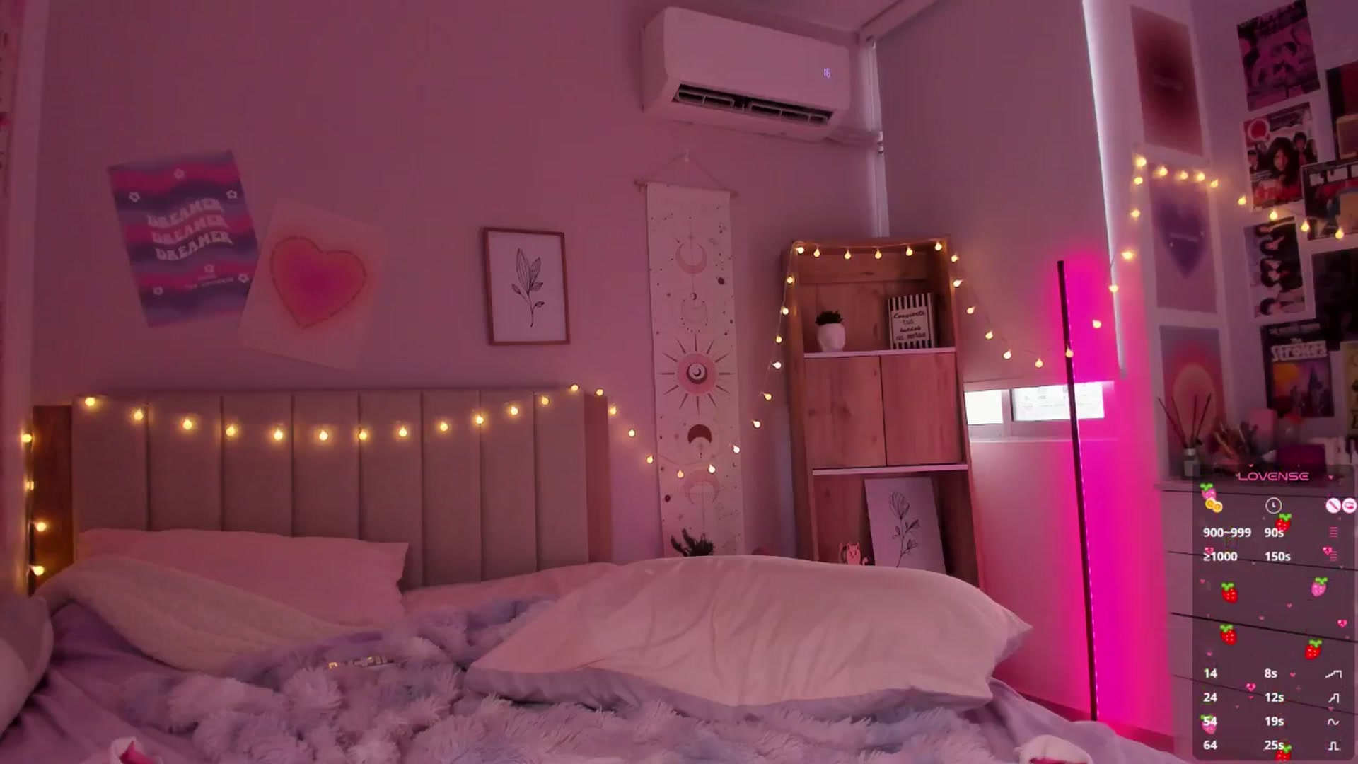 Gallery image thumbnail from kittennmoon's myfreecams stream on, 02/17/2025, 24:43 image 13 of 20