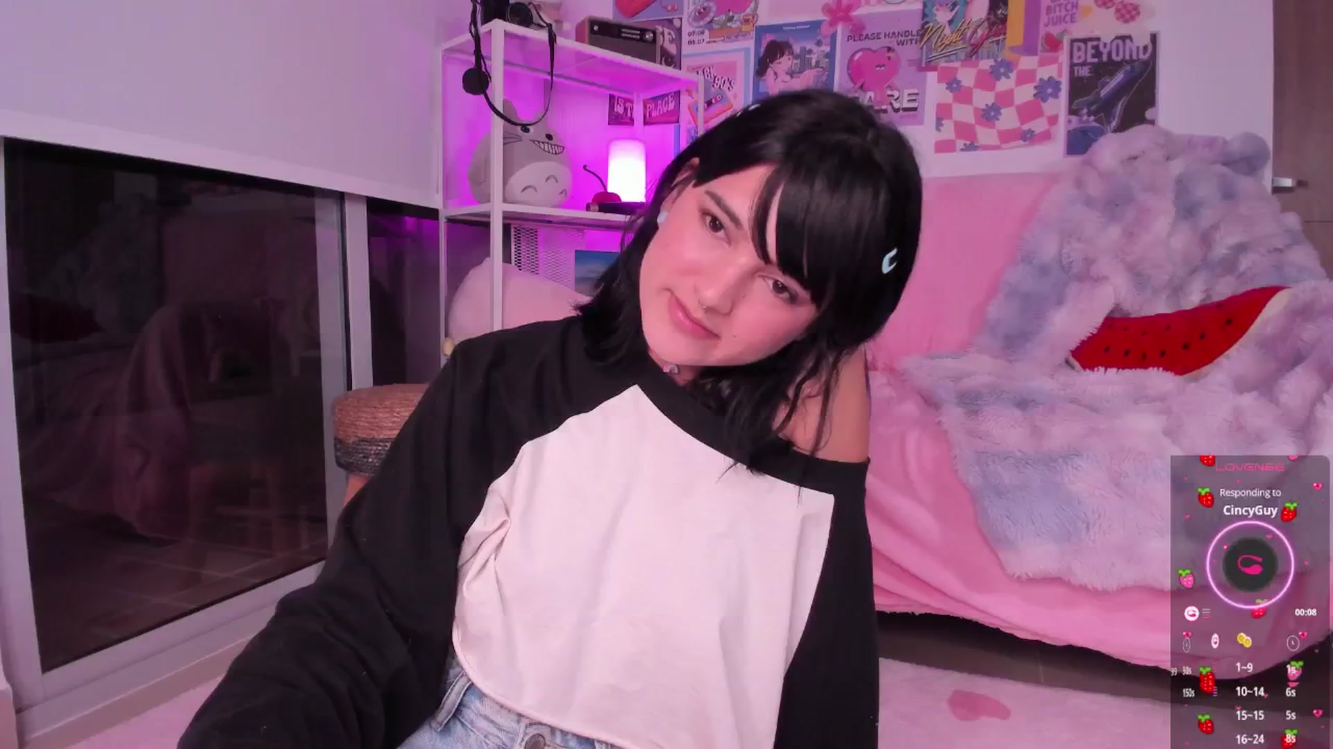Gallery image thumbnail from kittennmoon's myfreecams stream on, 02/18/2025, 04:32 image 1 of 20