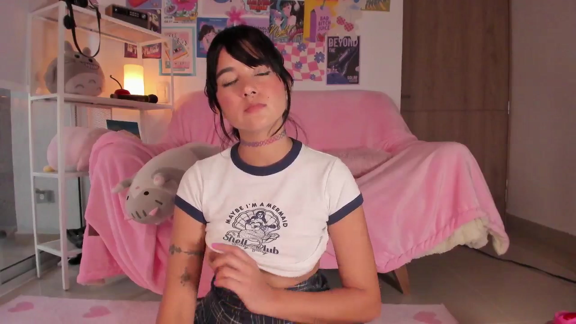Gallery image thumbnail from kittennmoon's myfreecams stream on, 03/03/2025, 24:08 image 13 of 20