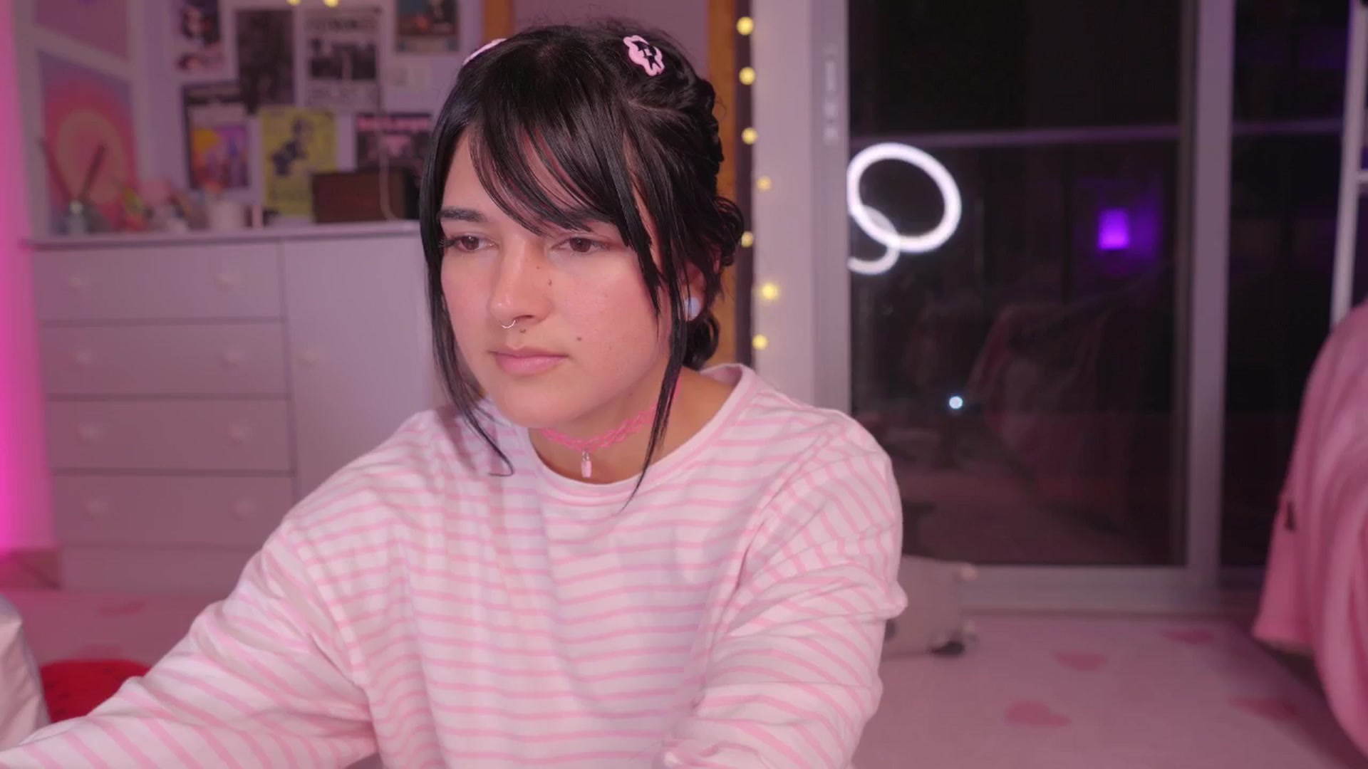 Gallery image thumbnail from kittennmoon's myfreecams stream on, 03/04/2025, 02:59 image 4 of 20