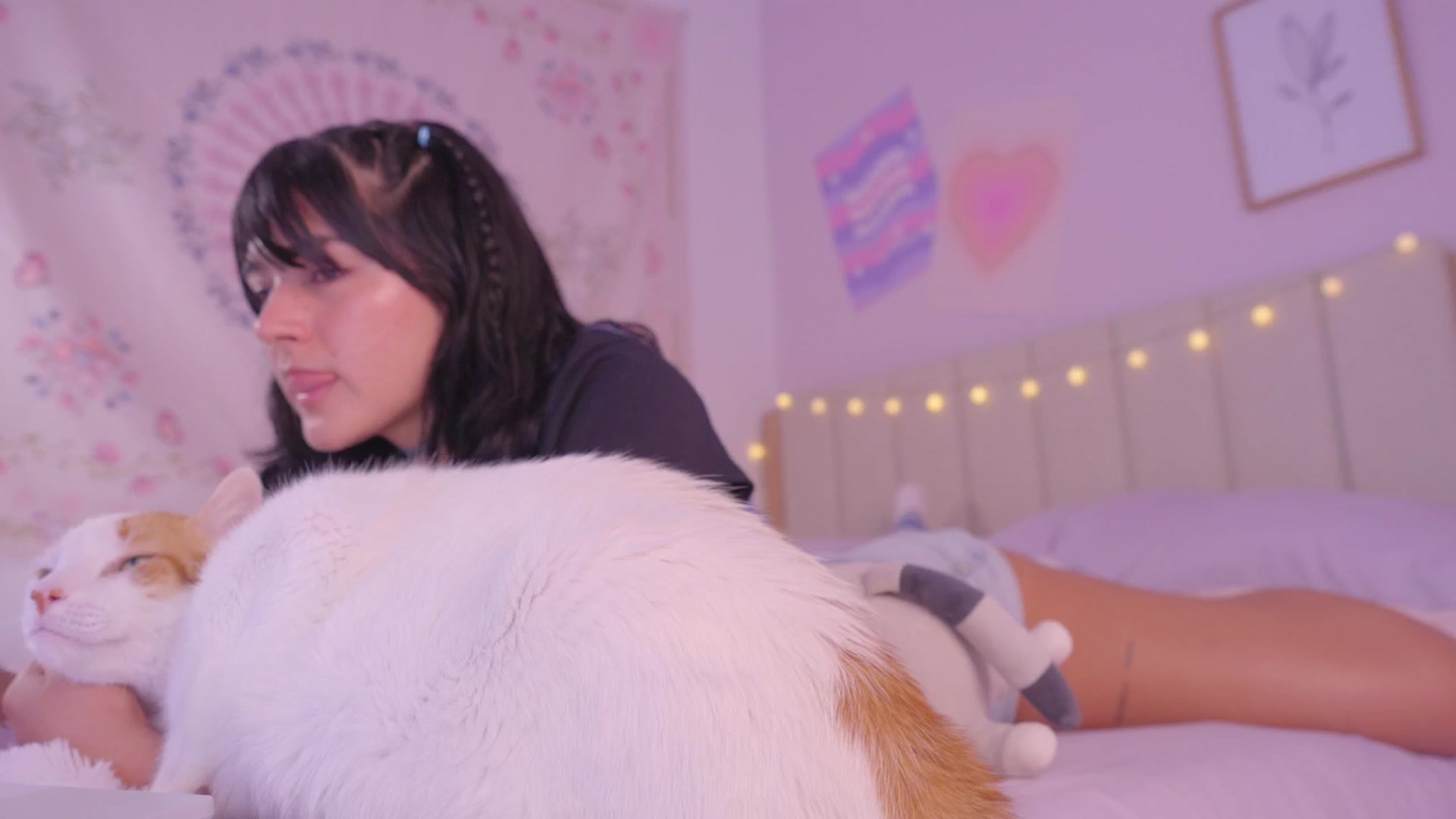 Gallery image thumbnail from kittennmoon's myfreecams stream on, 03/05/2025, 15:17 image 18 of 20