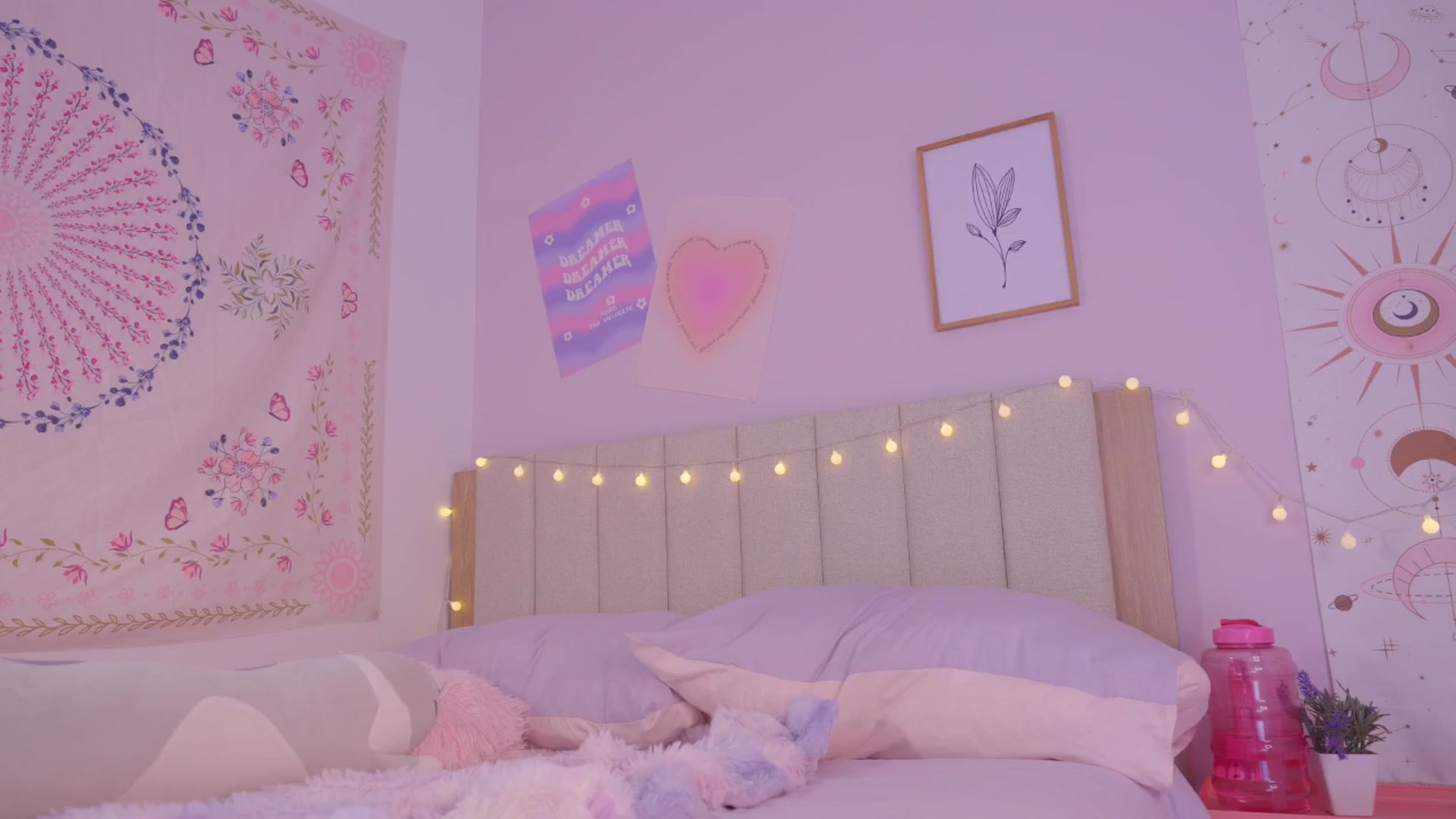 Gallery image thumbnail from kittennmoon's myfreecams stream on, 03/05/2025, 17:03 image 11 of 20