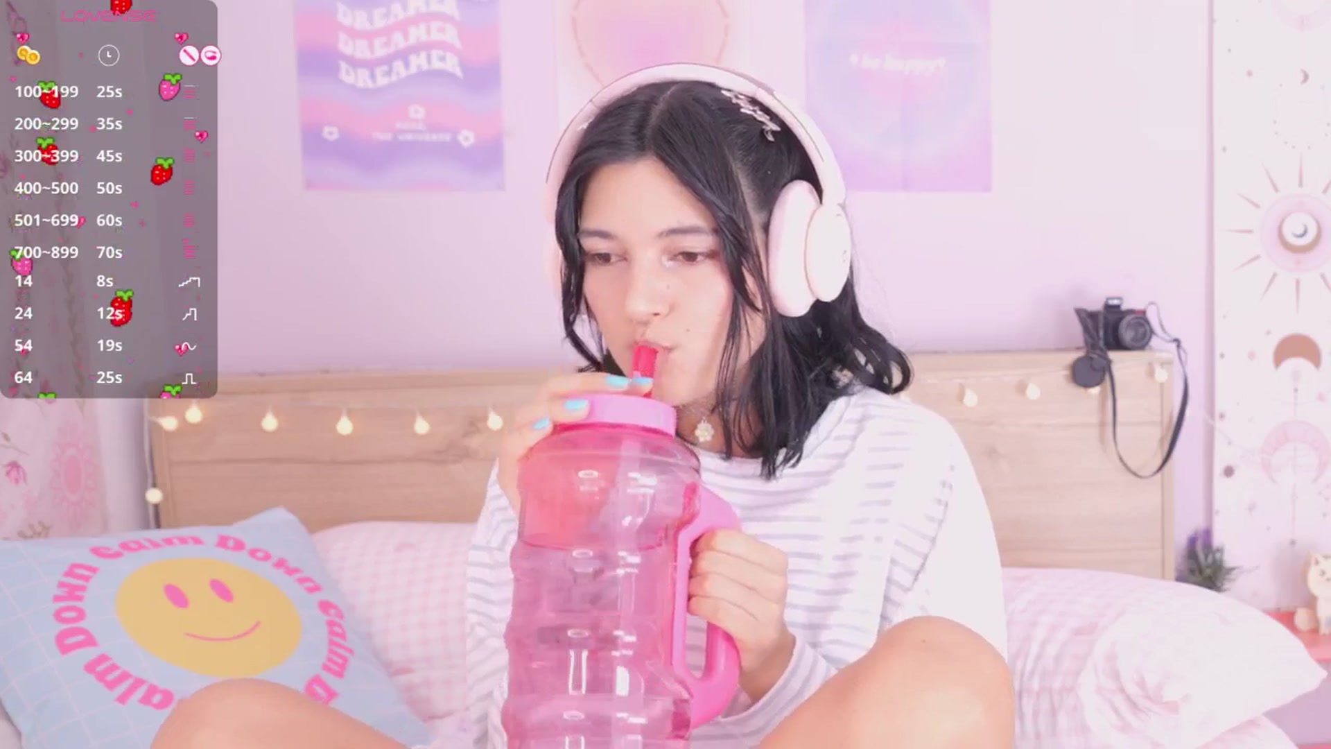 Gallery image thumbnail from kittennmoon's myfreecams stream on, 04/21/2025, 24:07 image 7 of 20