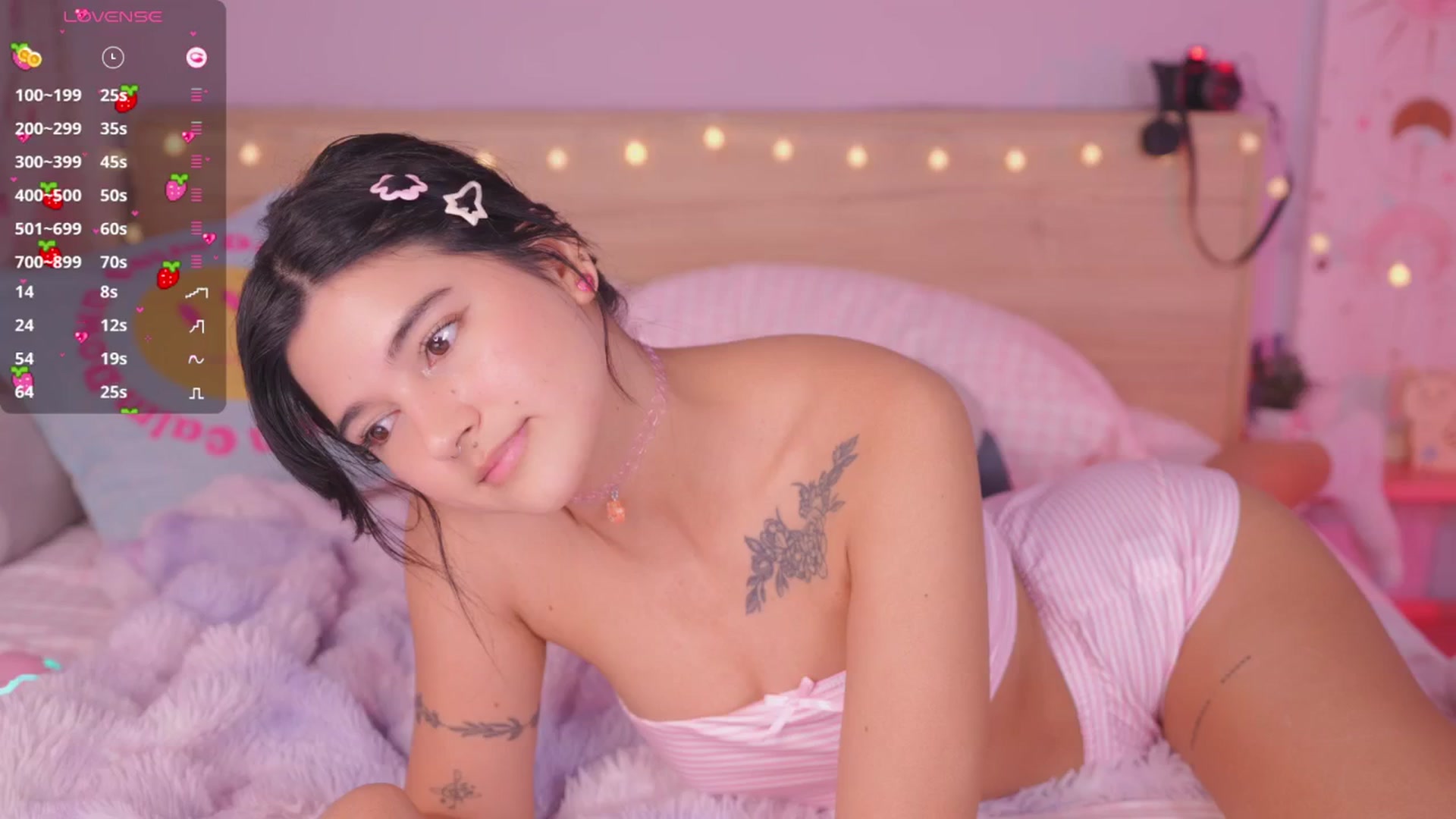 Gallery image thumbnail from kittennmoon's myfreecams stream on, 04/25/2025, 14:00 image 14 of 20