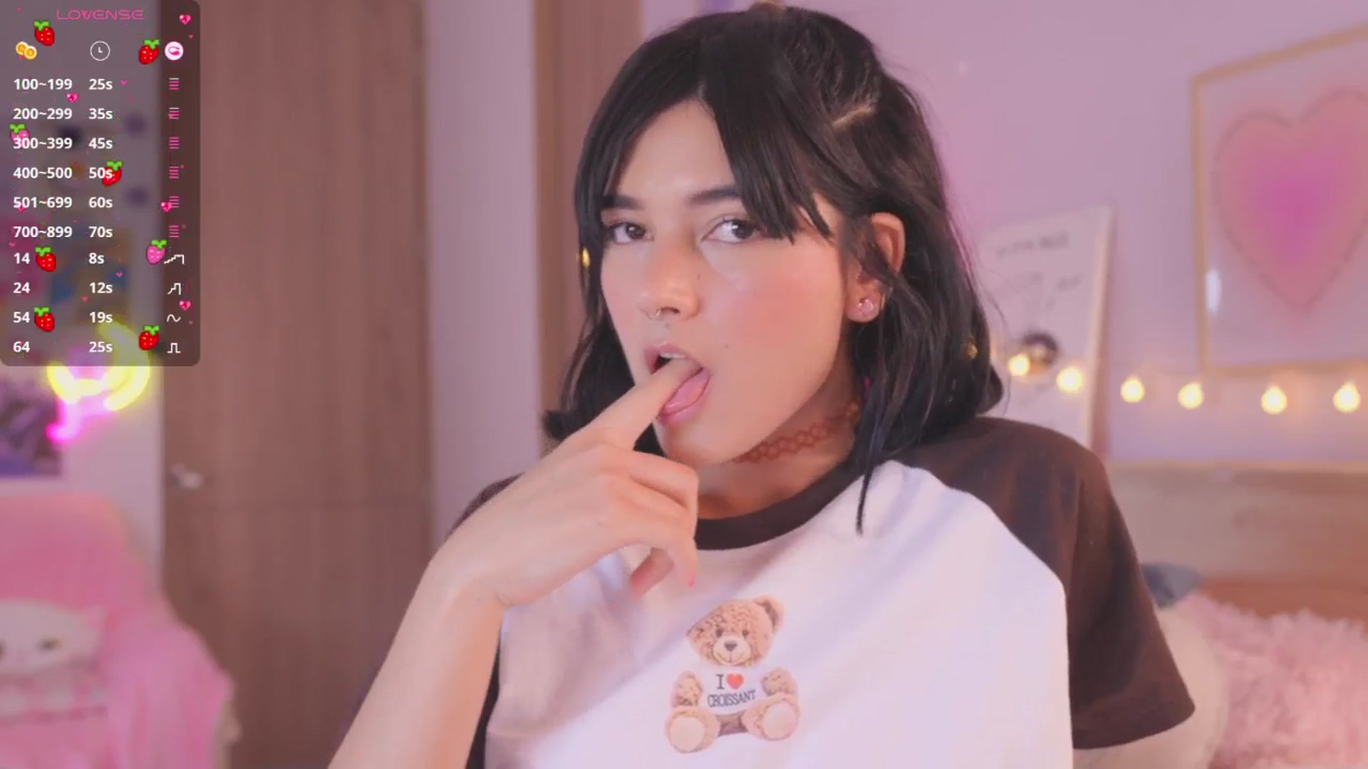 Gallery image thumbnail from kittennmoon's myfreecams stream on, 06/18/2025, 16:10 image 15 of 20