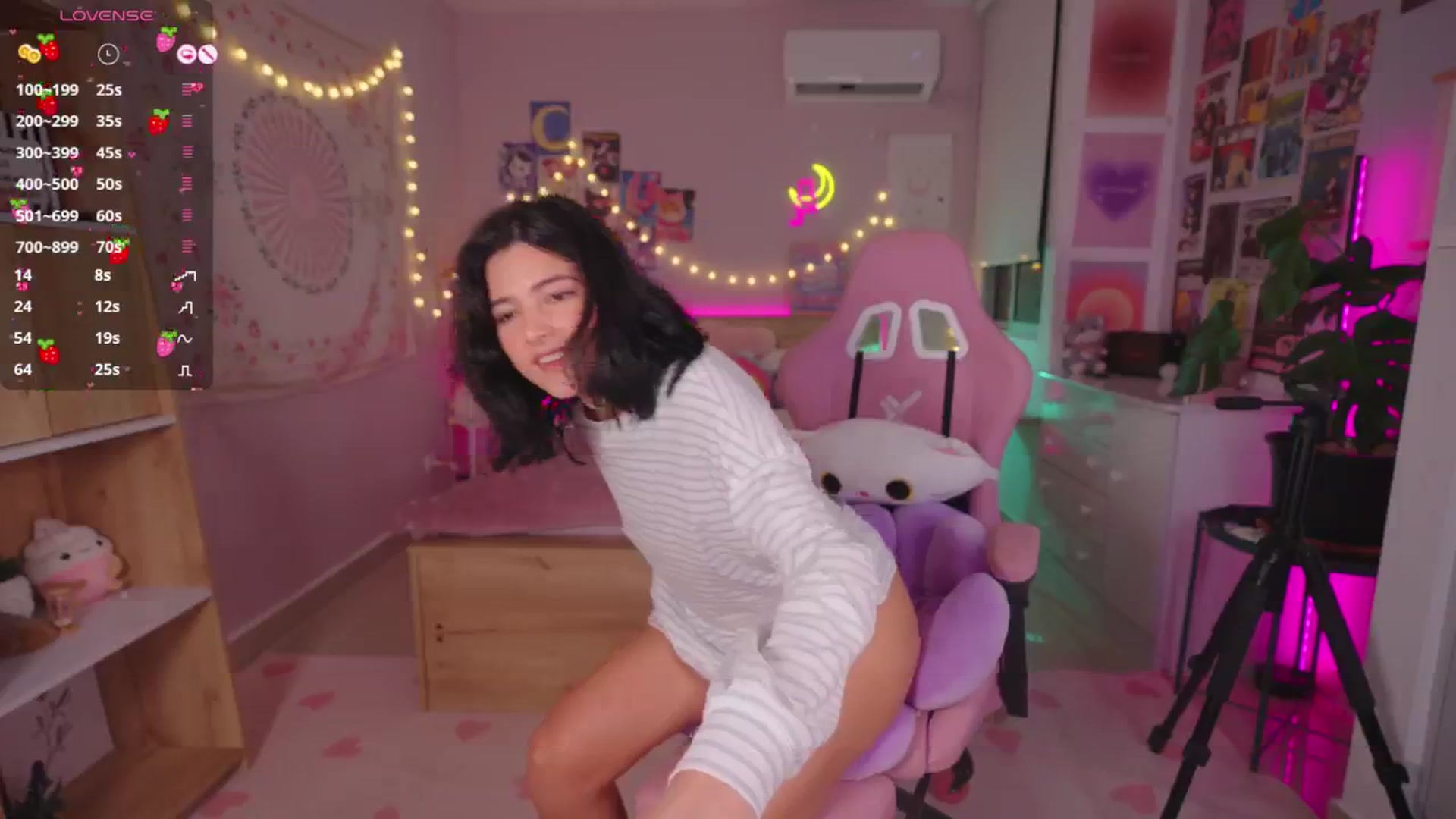 Gallery image thumbnail from kittennmoon's myfreecams stream on, 08/26/2025, 04:48 image 7 of 20
