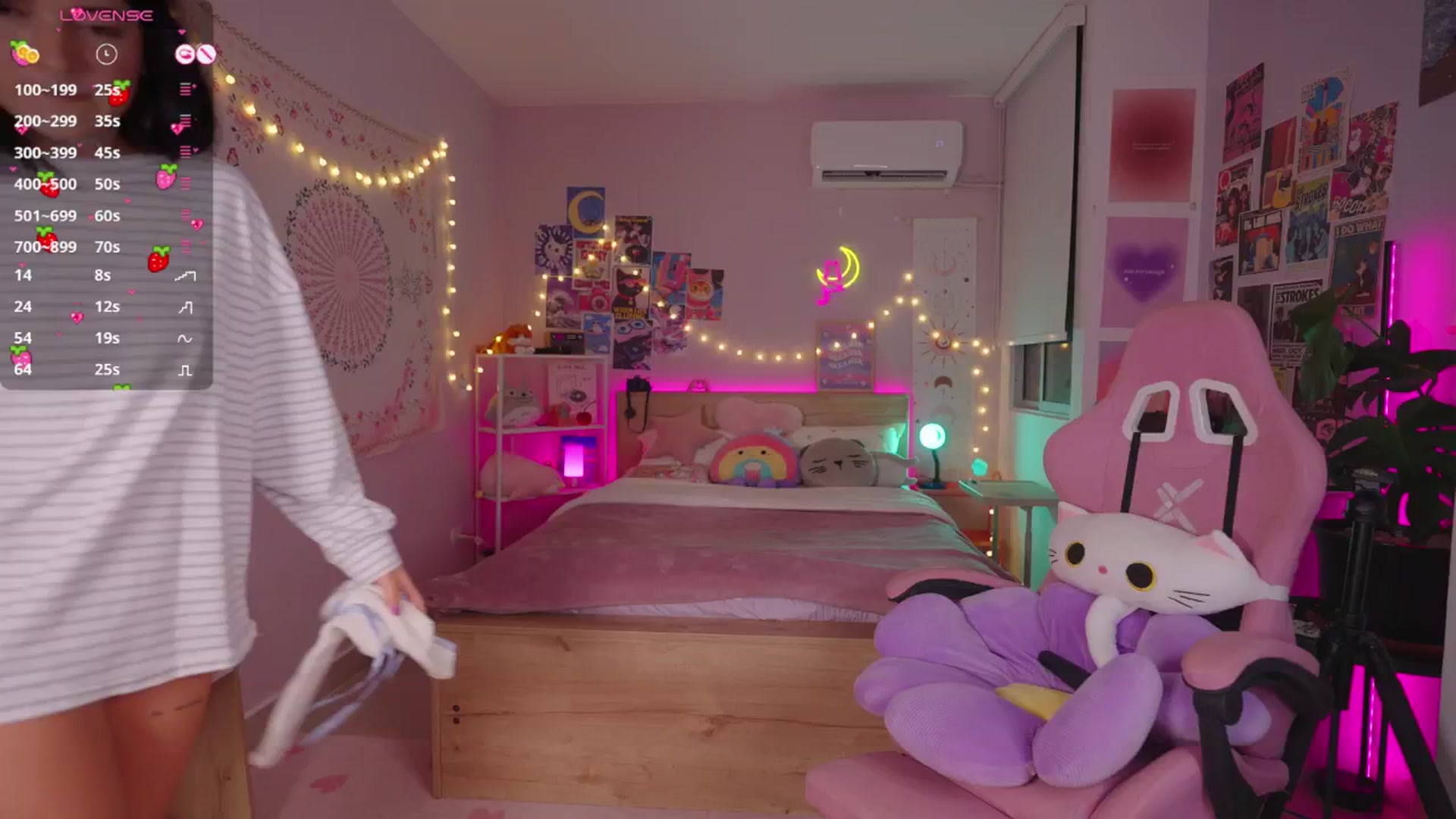 Gallery image thumbnail from kittennmoon's myfreecams stream on, 08/26/2025, 04:48 image 1 of 20