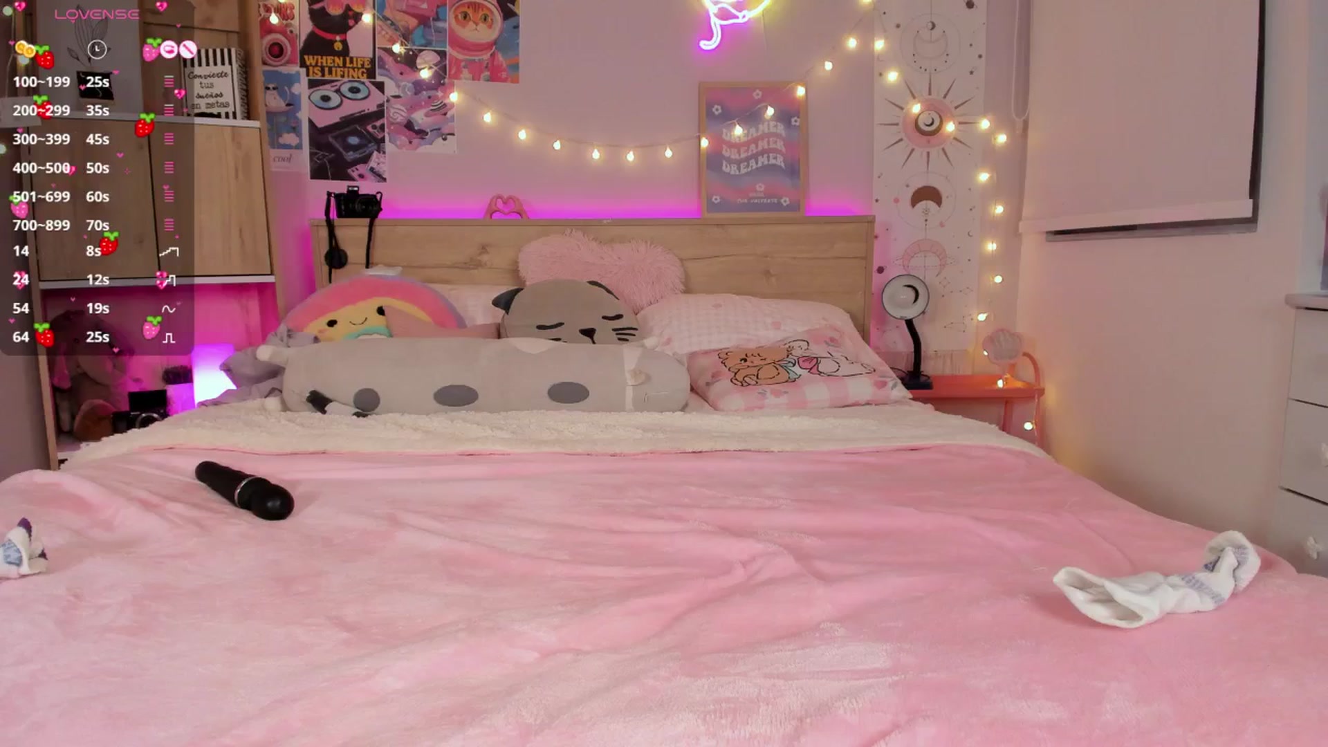Gallery image thumbnail from kittennmoon's myfreecams stream on, 09/08/2025, 01:12 image 16 of 20