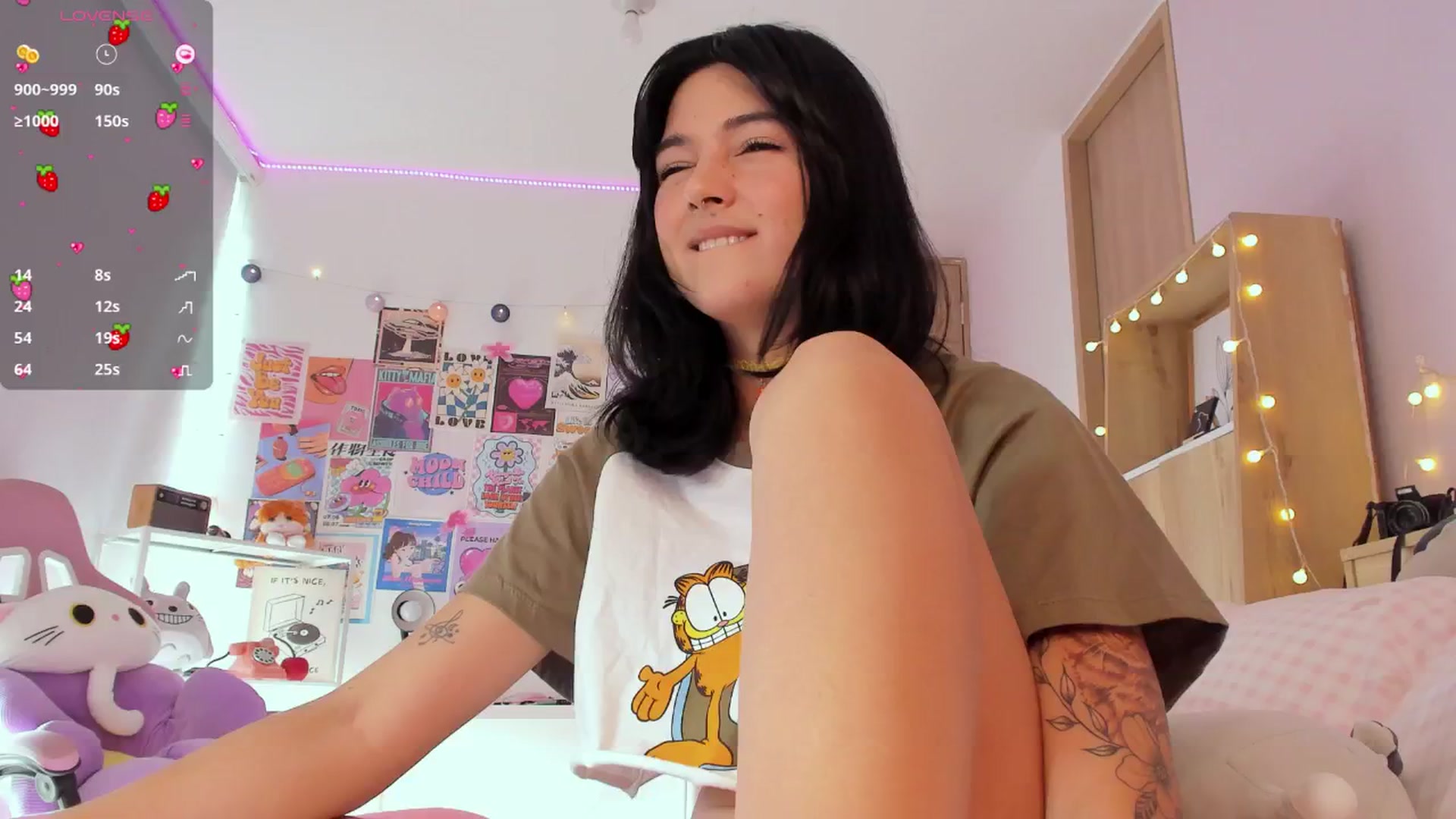 Gallery image thumbnail from kittennmoon's myfreecams stream on, 10/03/2025, 20:13 image 13 of 20