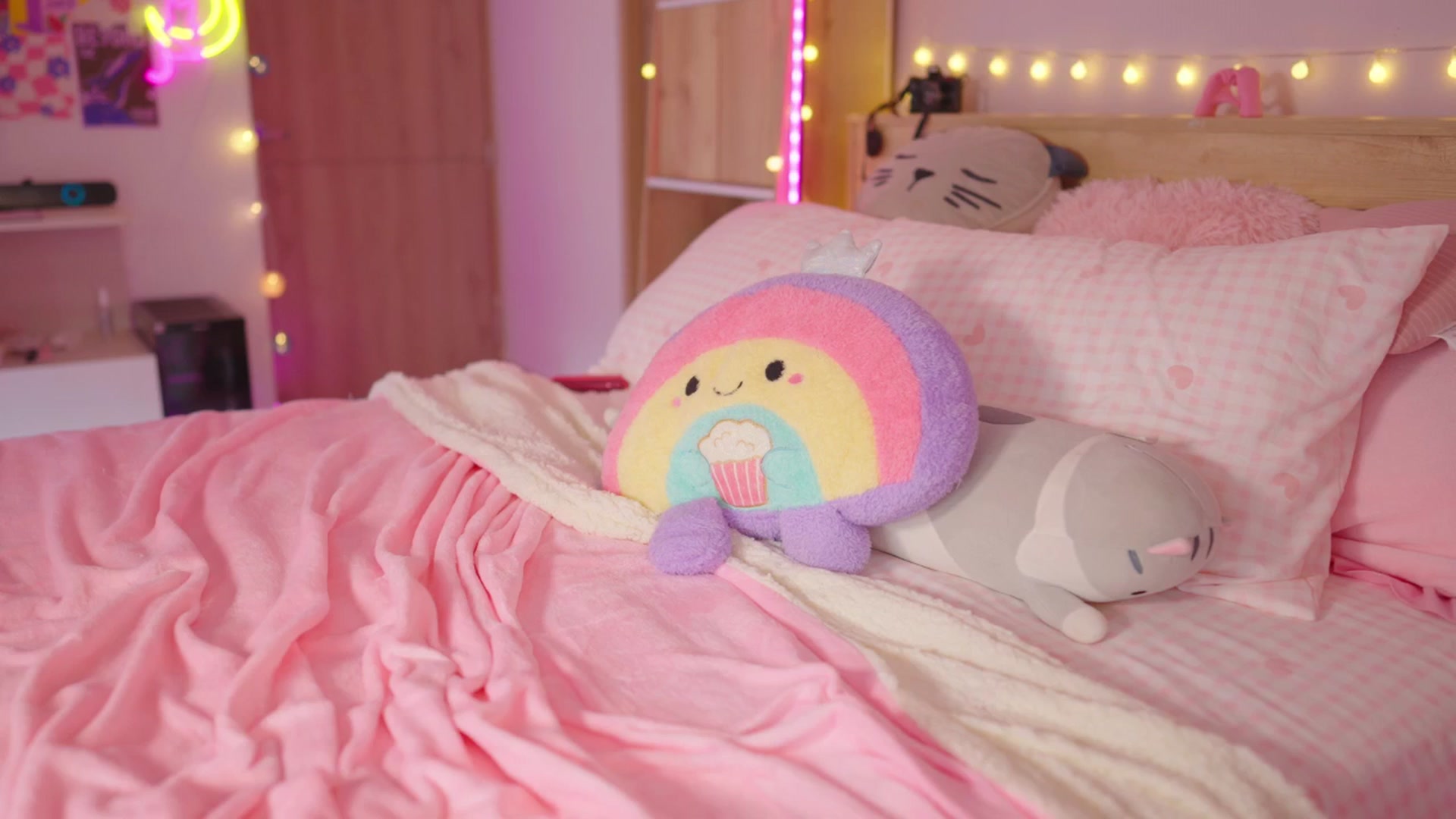 Gallery image thumbnail from kittennmoon's myfreecams stream on, 10/29/2025, 24:19 image 11 of 20