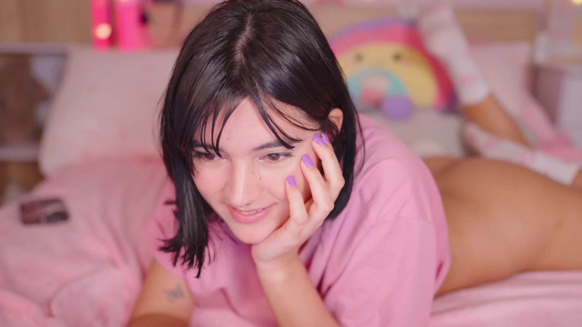 Gallery image thumbnail from kittennmoon's myfreecams stream on, 11/11/2025, 23:33 image 3 of 20