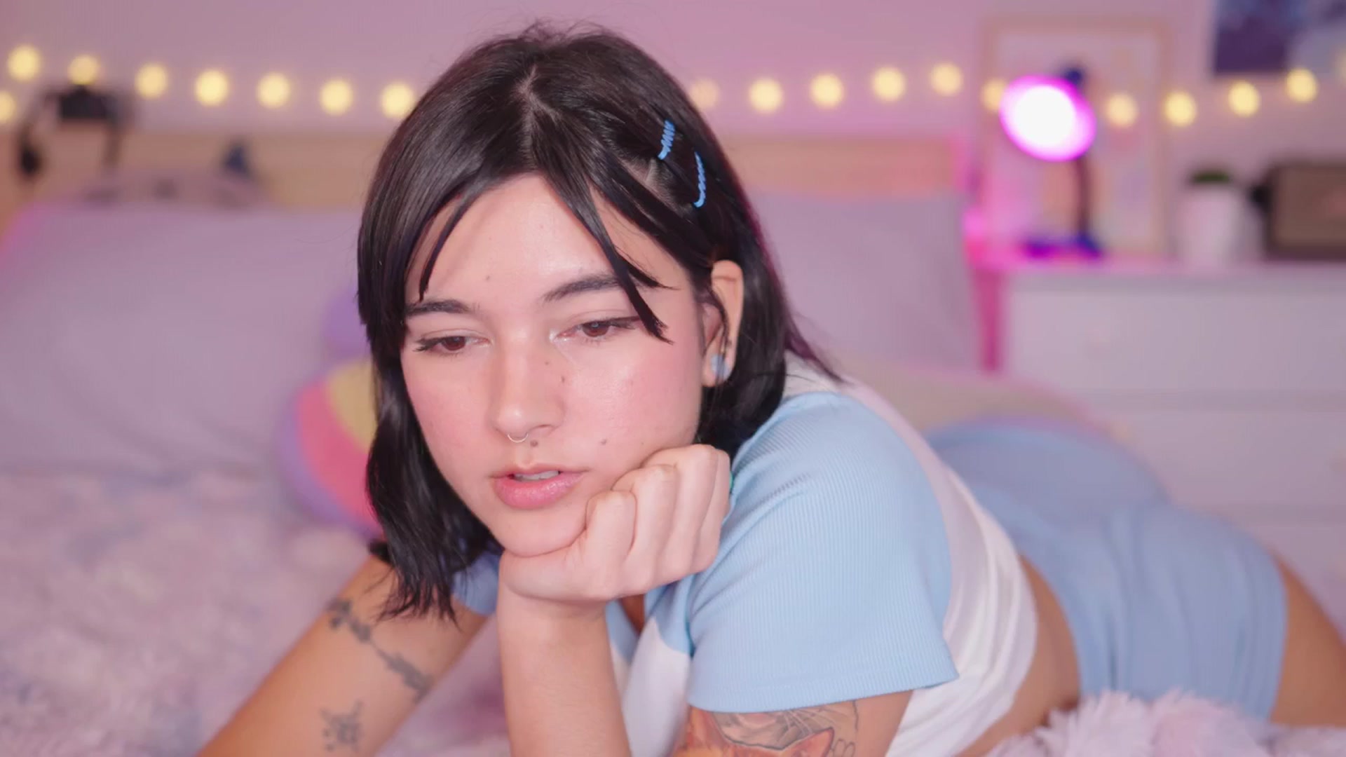 Gallery image thumbnail from kittennmoon's myfreecams stream on, 11/16/2025, 21:57 image 3 of 20