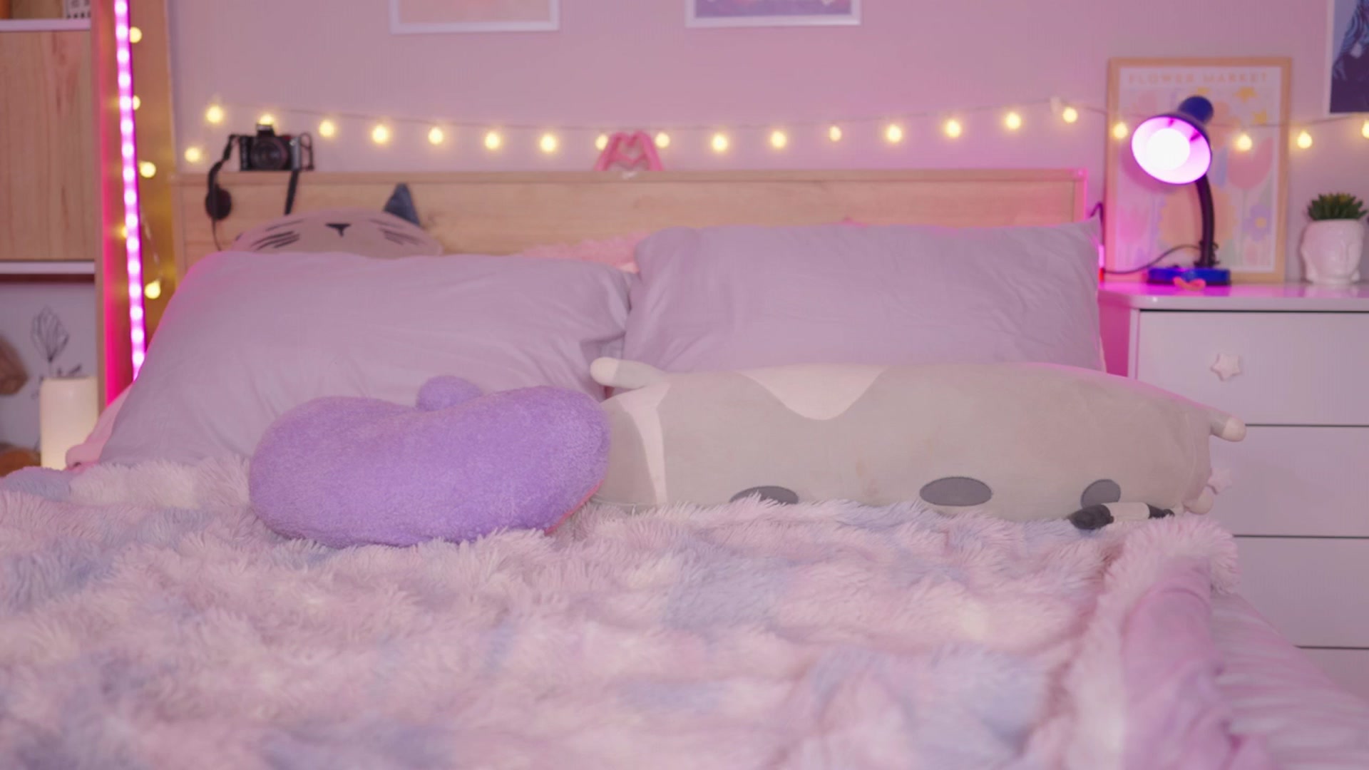 Gallery image thumbnail from kittennmoon's myfreecams stream on, 11/16/2025, 23:39 image 9 of 20