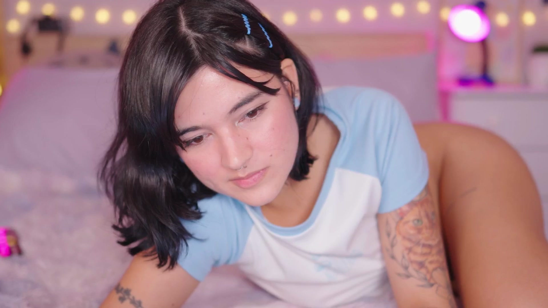 Gallery image thumbnail from kittennmoon's myfreecams stream on, 11/16/2025, 23:39 image 4 of 20