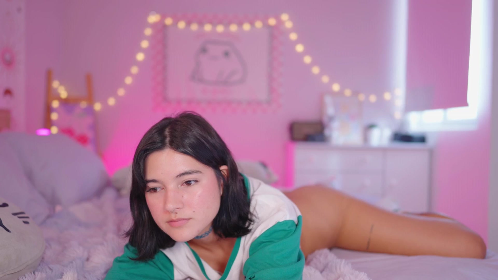 Gallery image thumbnail from kittennmoon's myfreecams stream on, 11/23/2025, 19:09 image 6 of 20